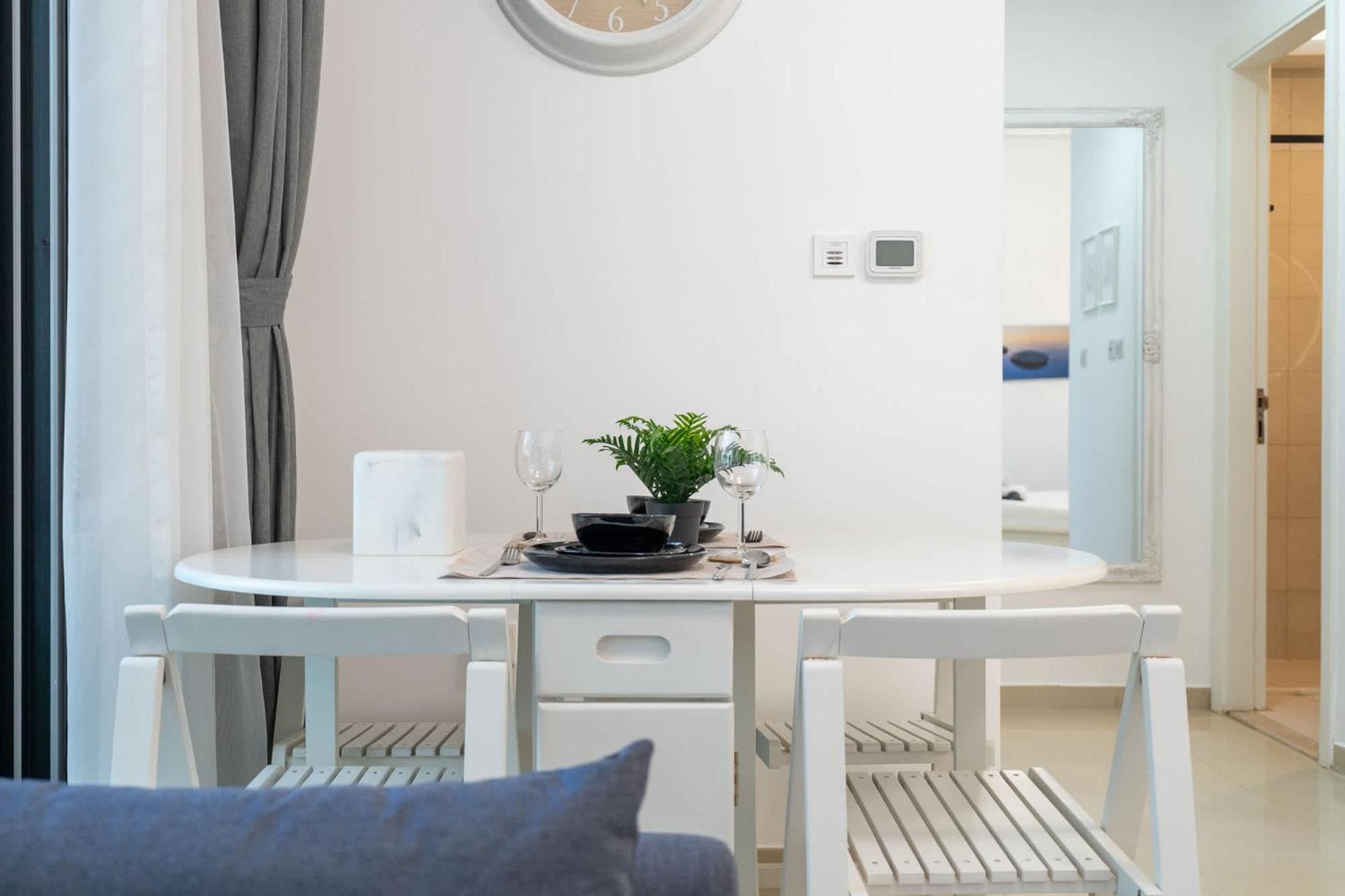 Spectacular In Marina That Sleeps 2 * Dubaï