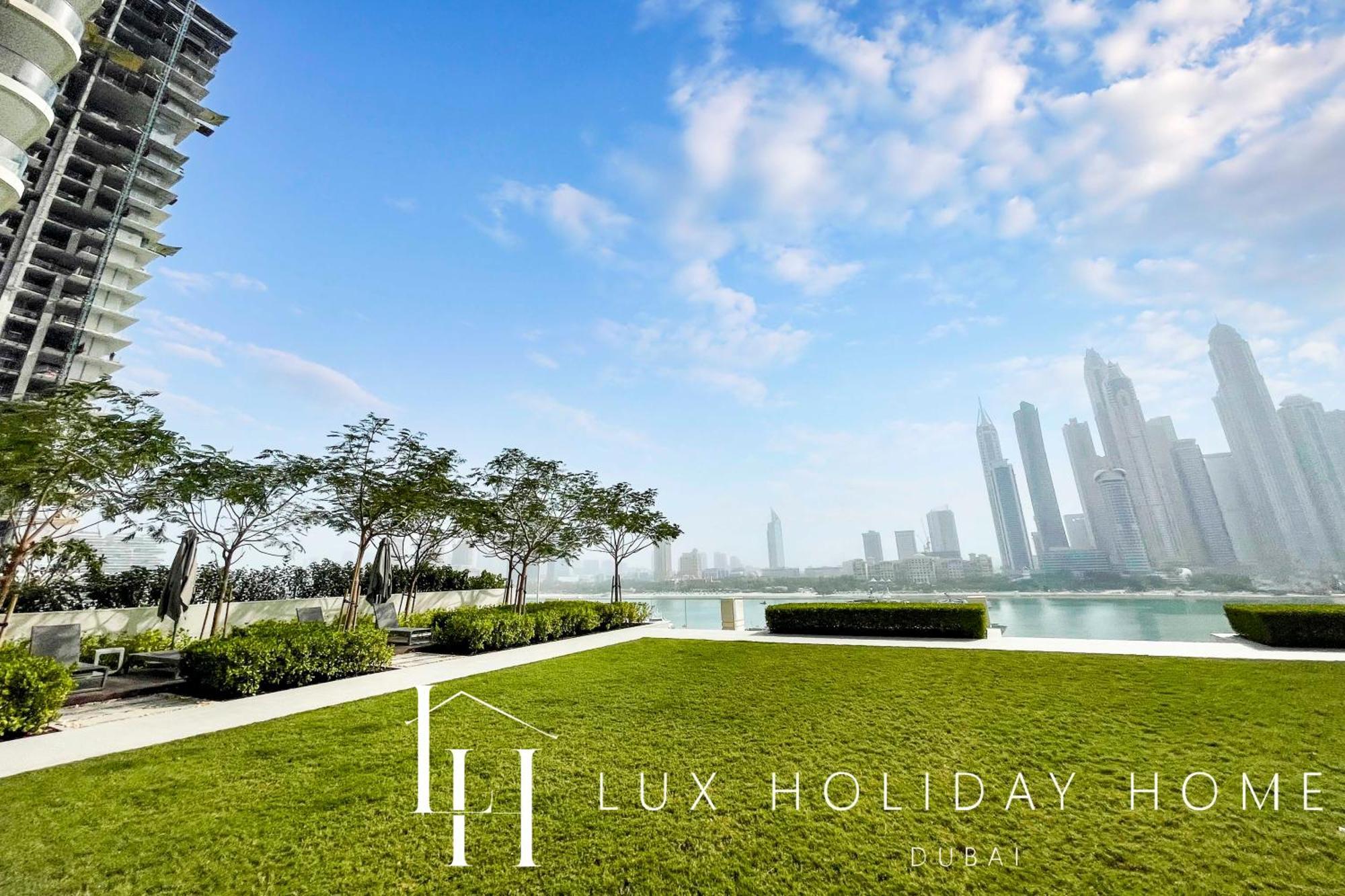 Lux The Marina Vista Beachfront 4 Apartment *