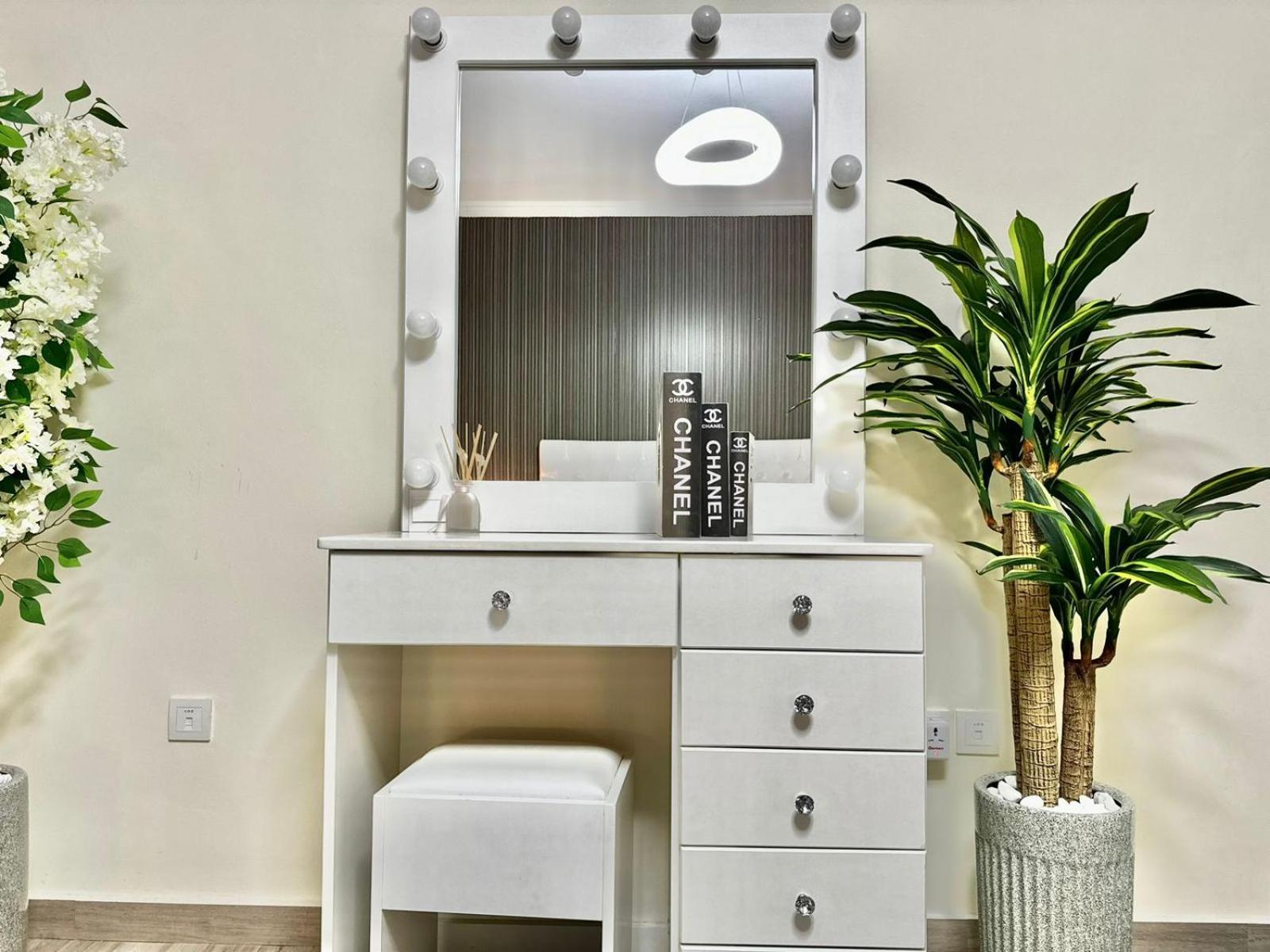 Modern 2 Bedroom In Marina