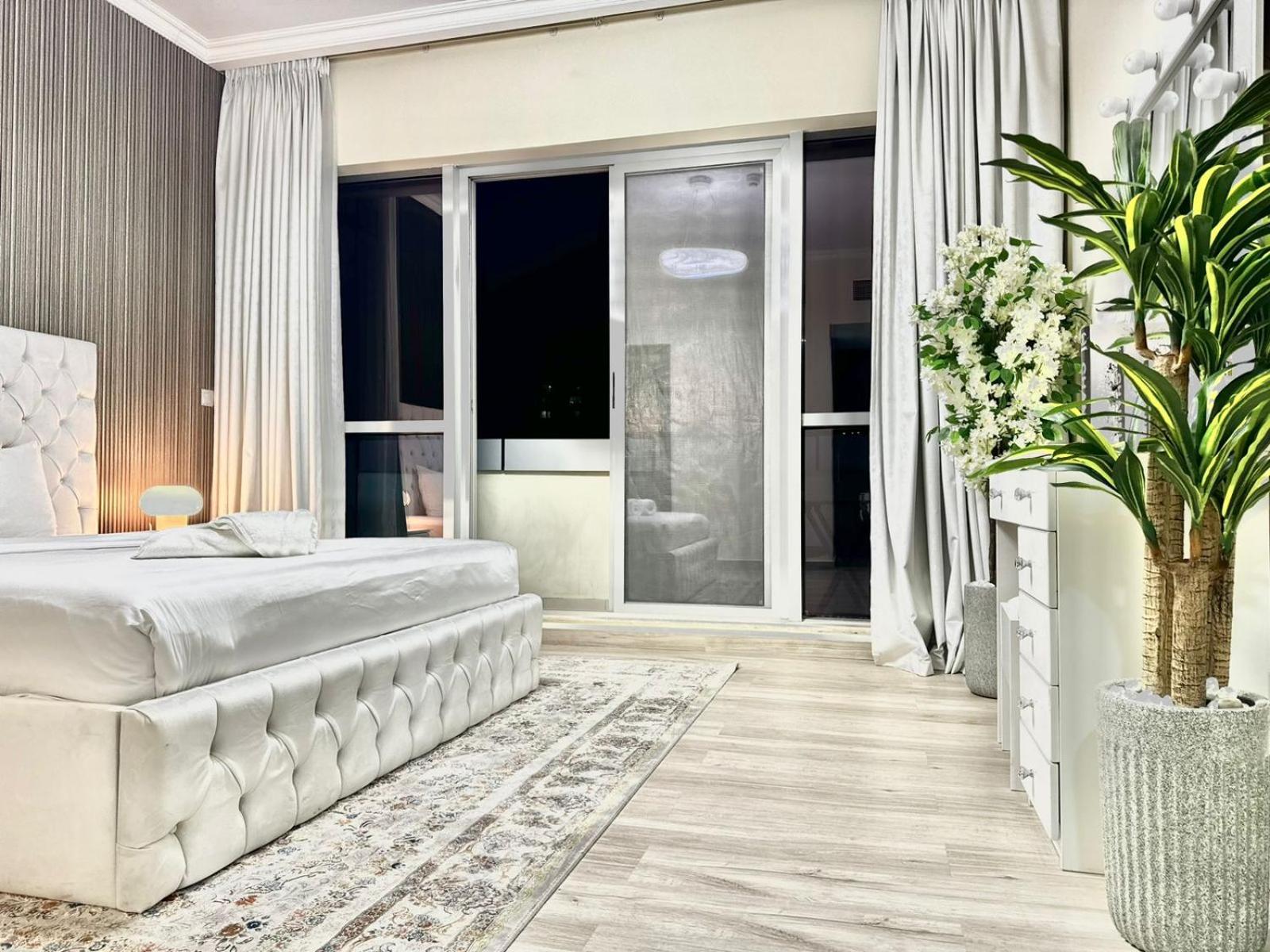 Modern 2 Bedroom In Marina Apartemen *