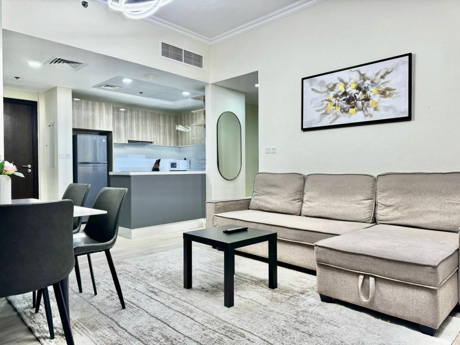 Modern 2 Bedroom In Marina Apartemen