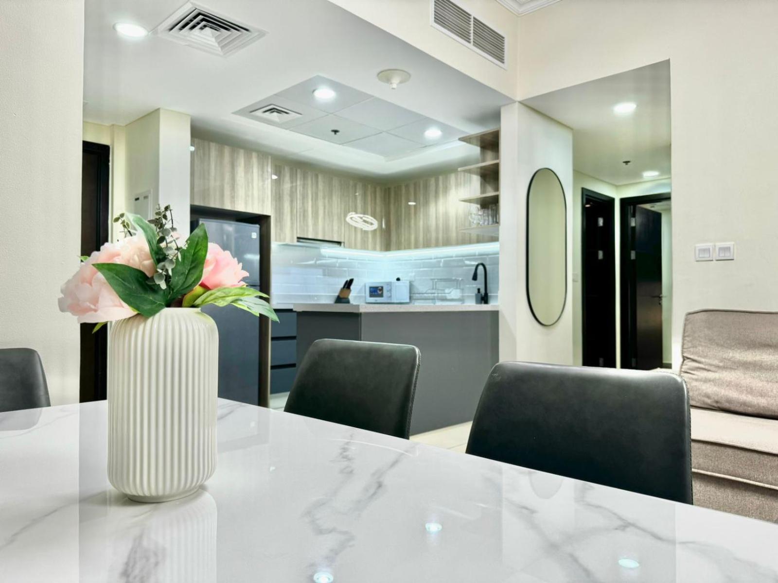 Modern 2 Bedroom In Marina Apartemen *