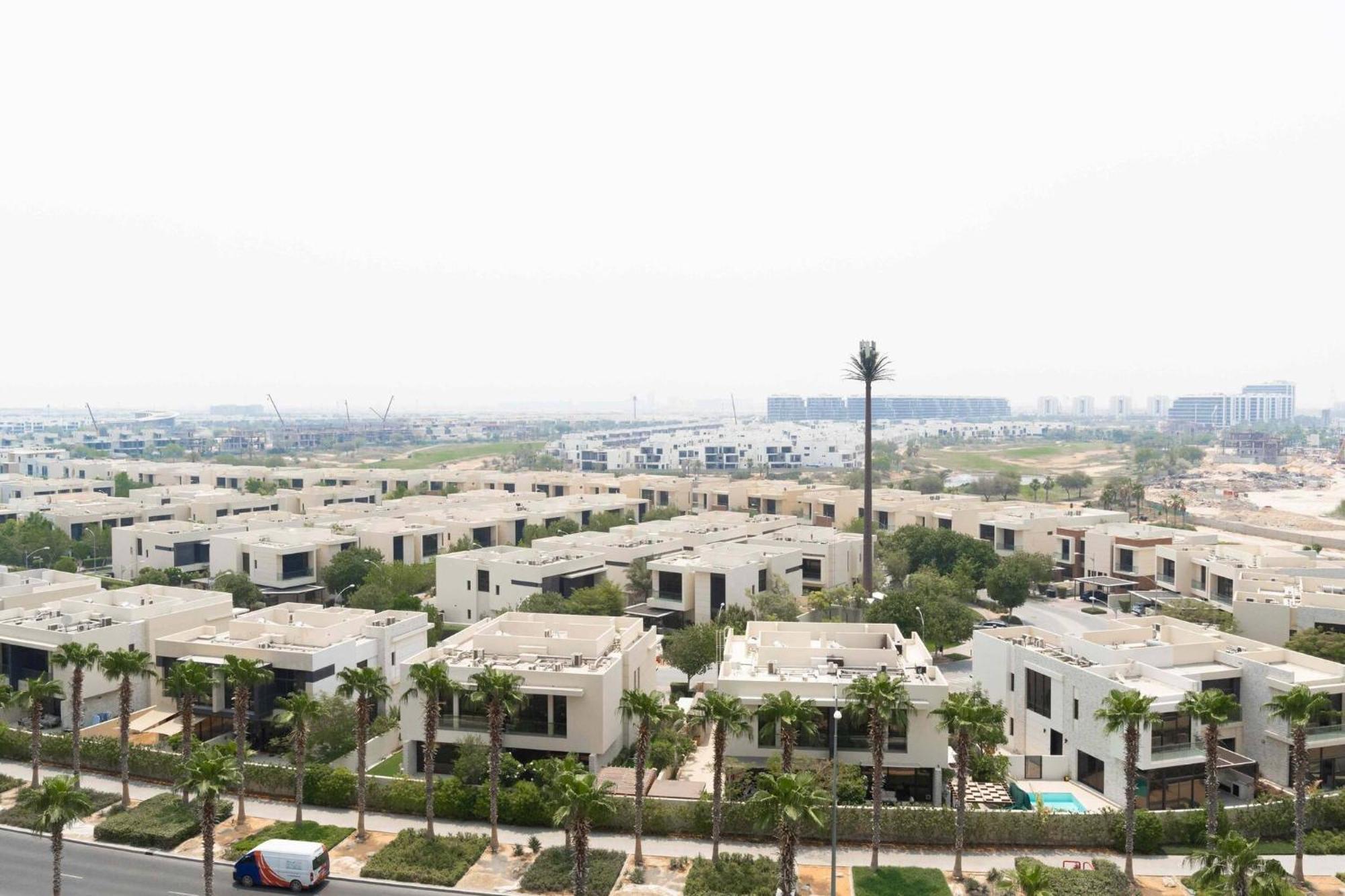 Modern In Damac Hills - Luxury Living With Exclusive Amenities, Managed By Think Realty *