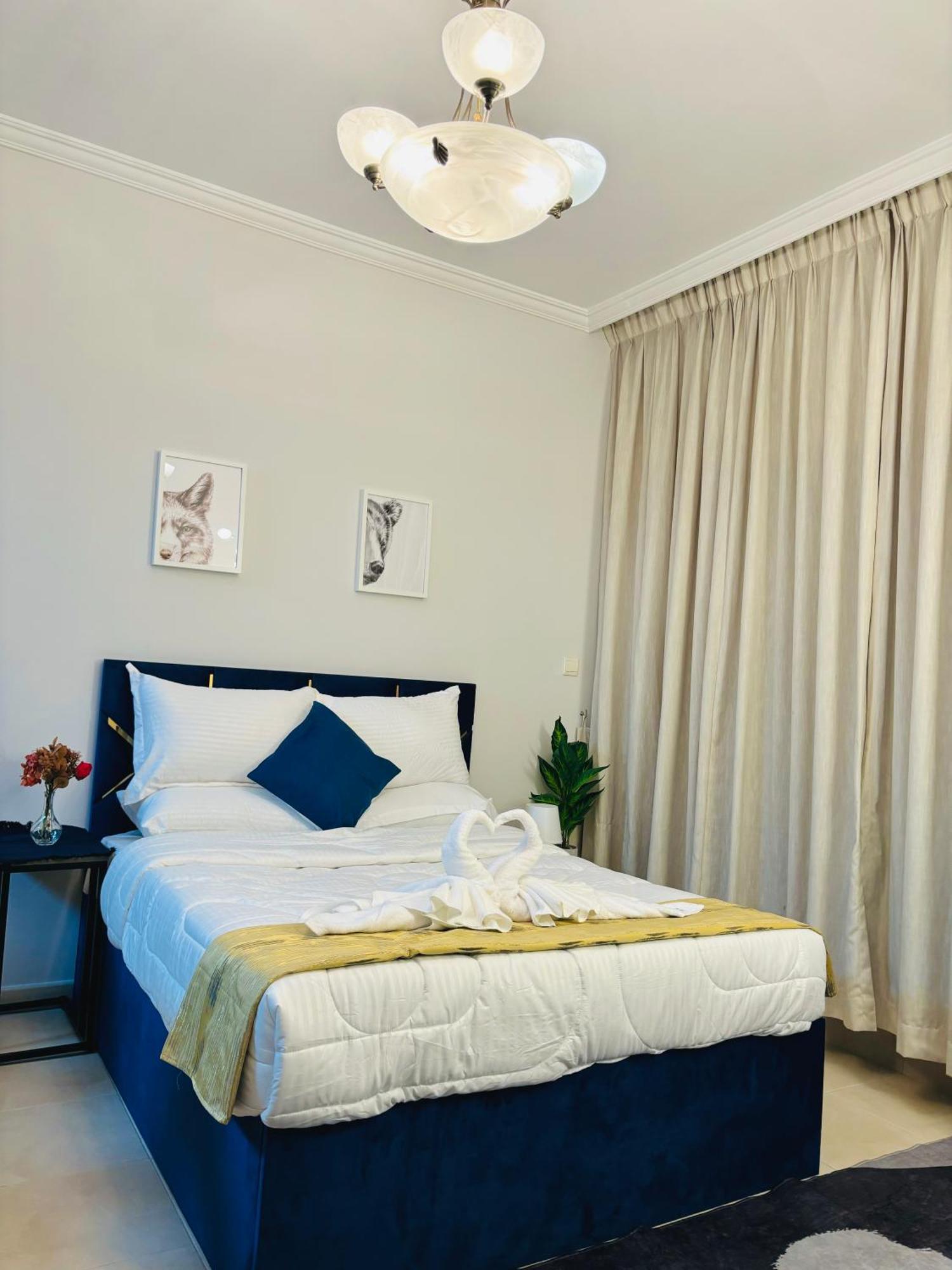 Apartemen Stunning With Rooftop Pool, Balcony & Gym *