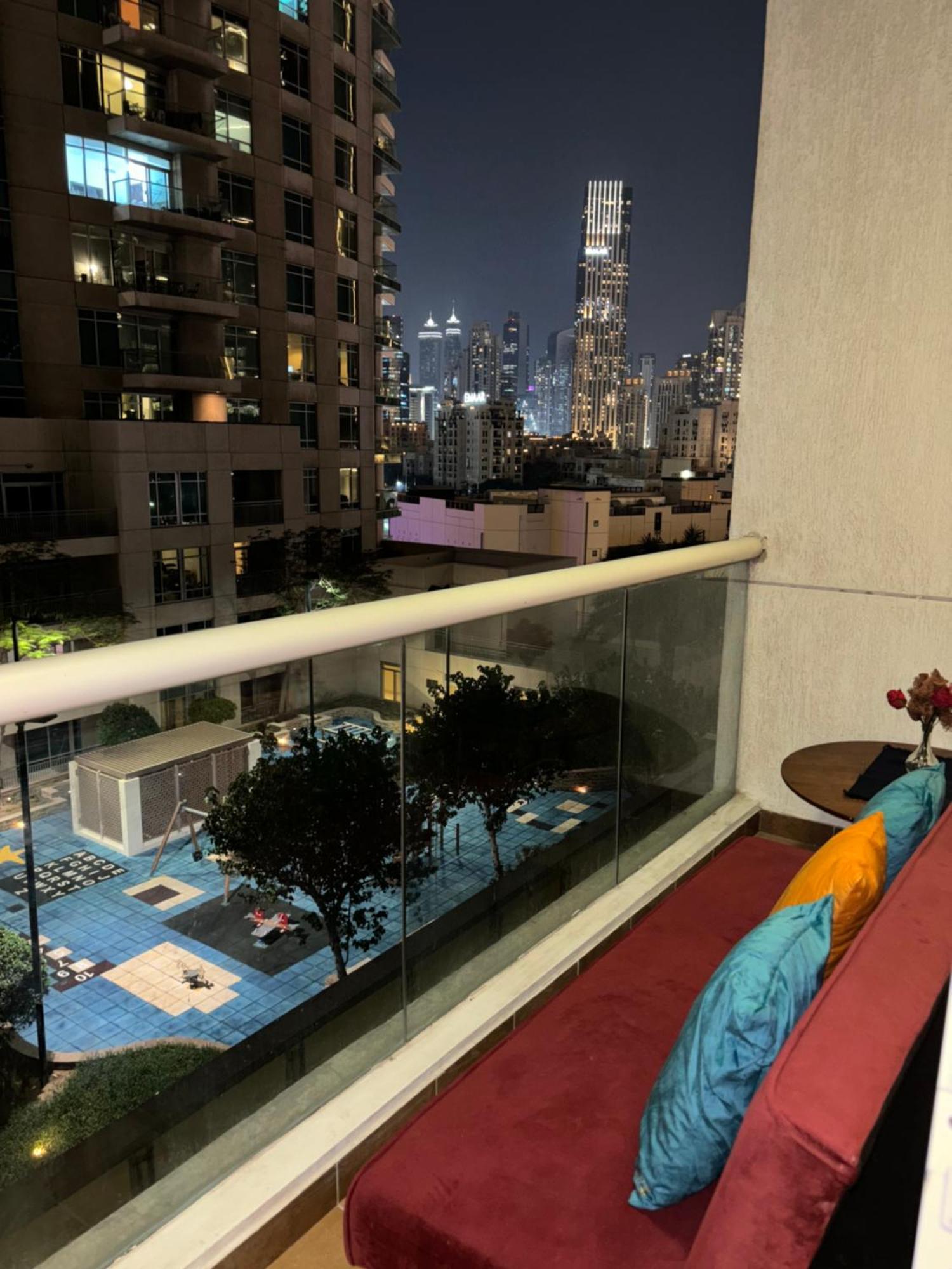 Apartemen Stunning With Rooftop Pool, Balcony & Gym Dubai