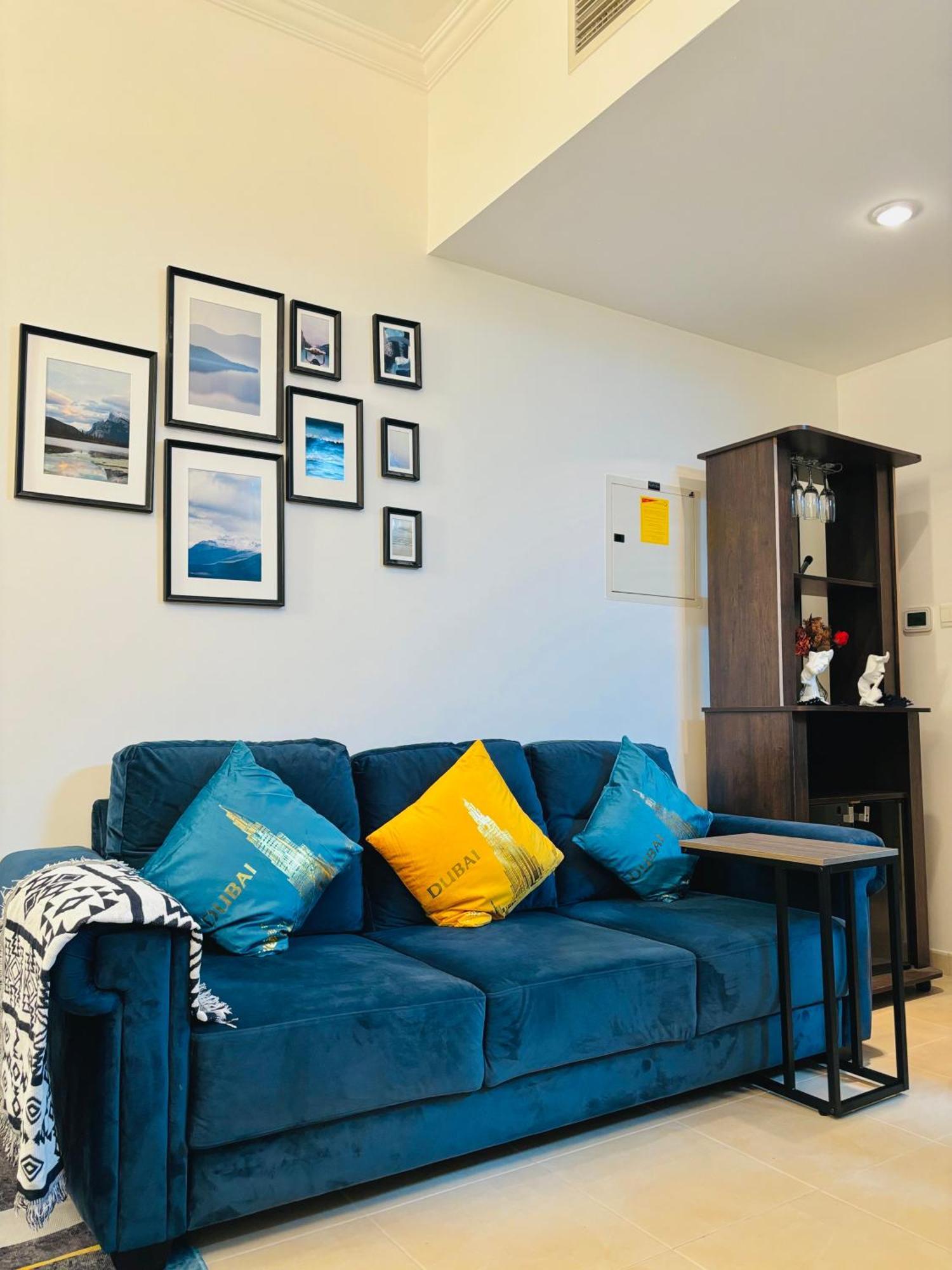 Stunning With Rooftop Pool, Balcony & Gym Apartemen Dubai