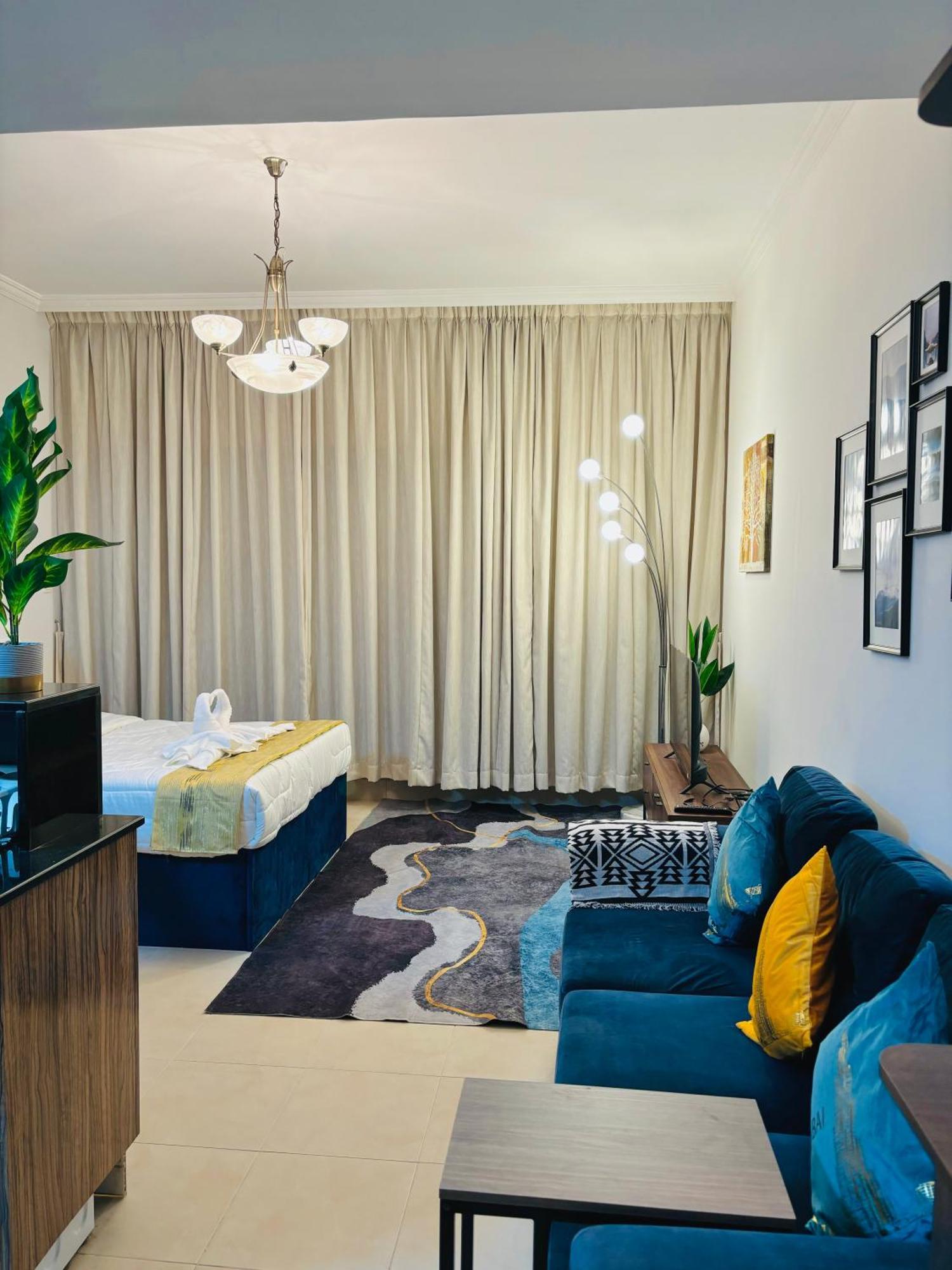 Stunning With Rooftop Pool, Balcony & Gym Apartemen *