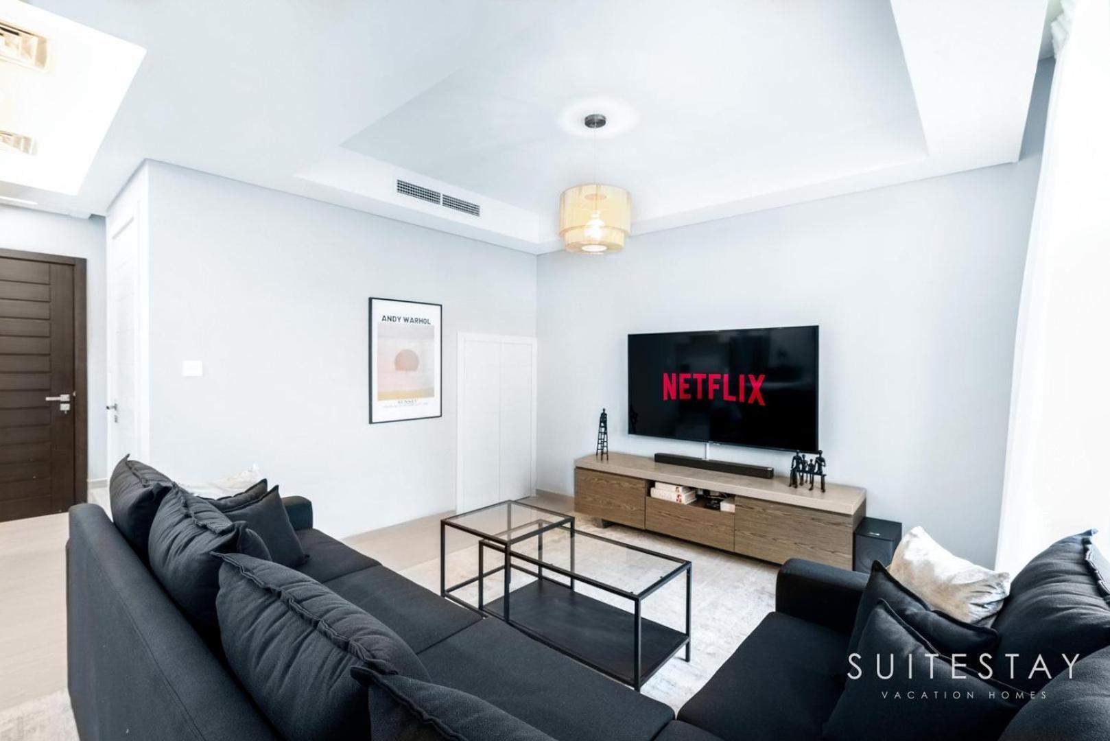Luxurious In Residential Community Apartament *
