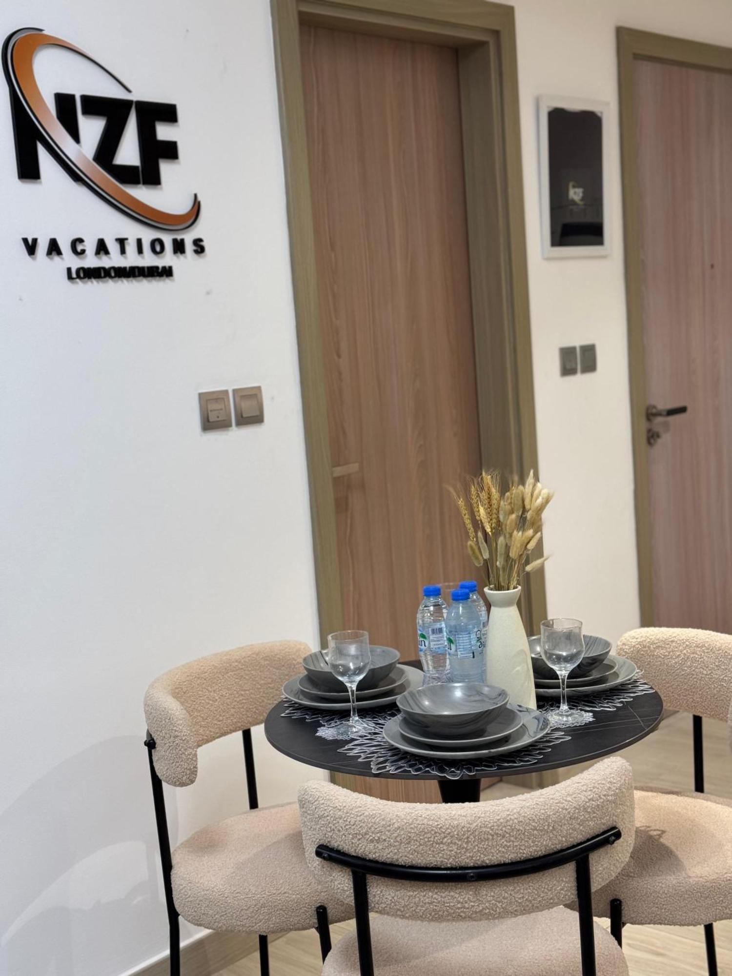 Azizi Riviera, Meydan, * Dubái