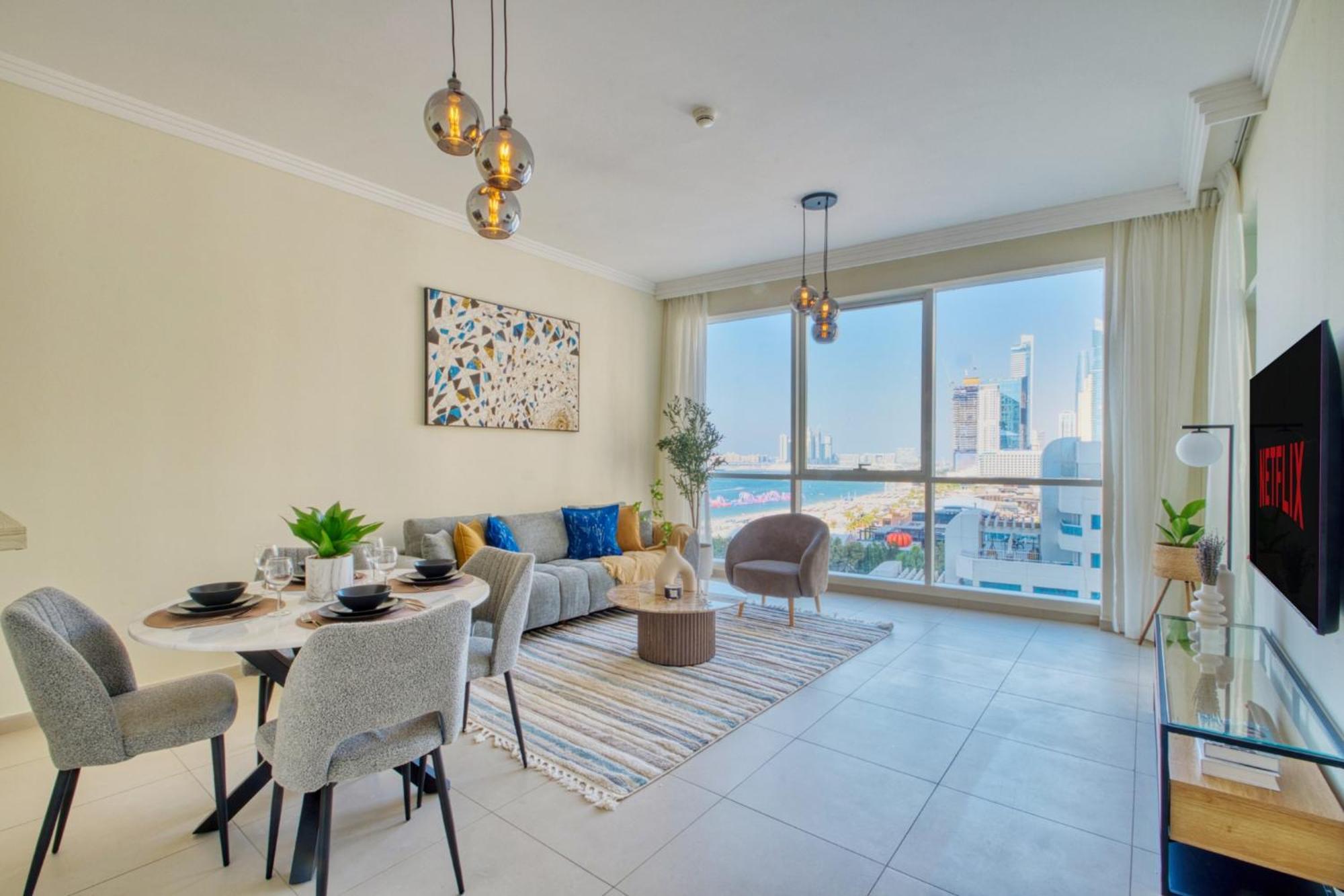 Classic Retreat In Jbr With Private Access Appartement Dubaï