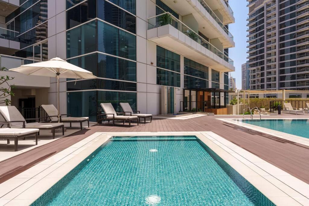 Upgraded 1 Bedroom In The Heart Of Marina *