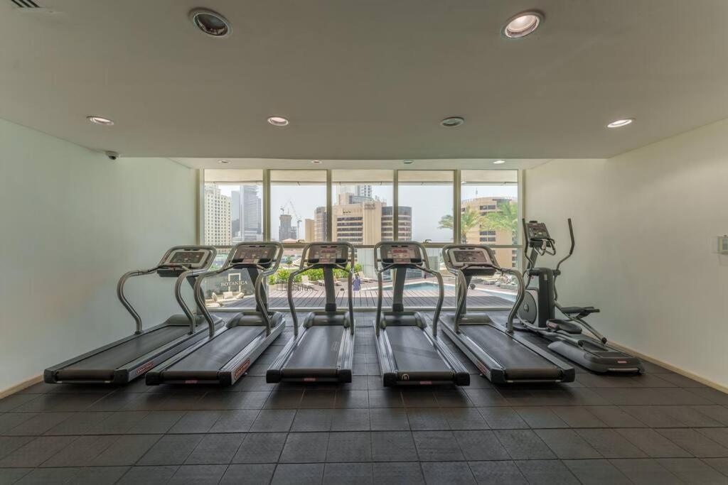 Upgraded 1 Bedroom In The Heart Of Marina *