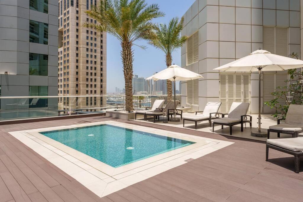 Appartement Upgraded 1 Bedroom In The Heart Of Marina Dubaï