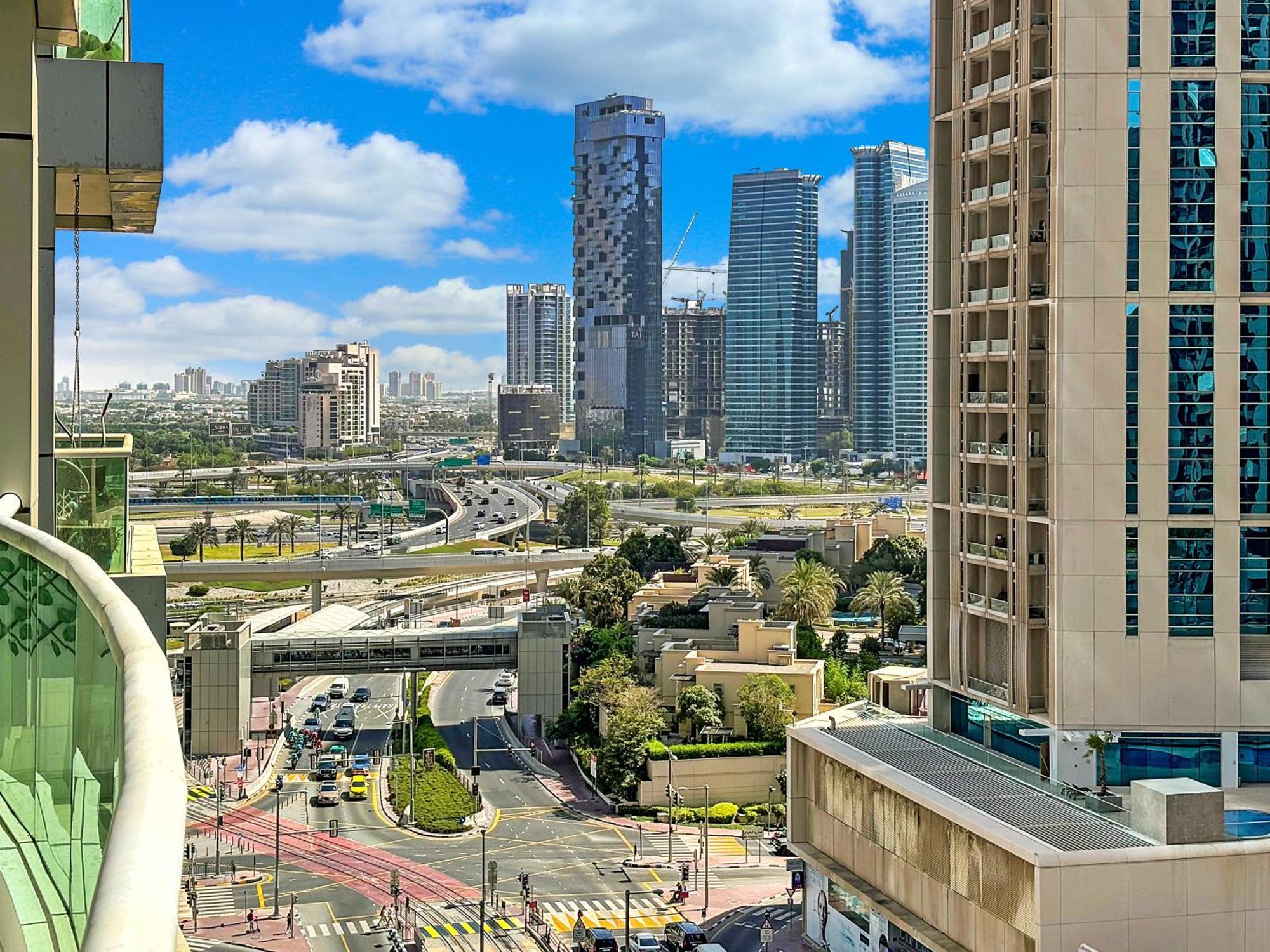 Lux 1br, Kingbed In Marina, 3mints Metro, 5mints Barasti Apartment Dubai