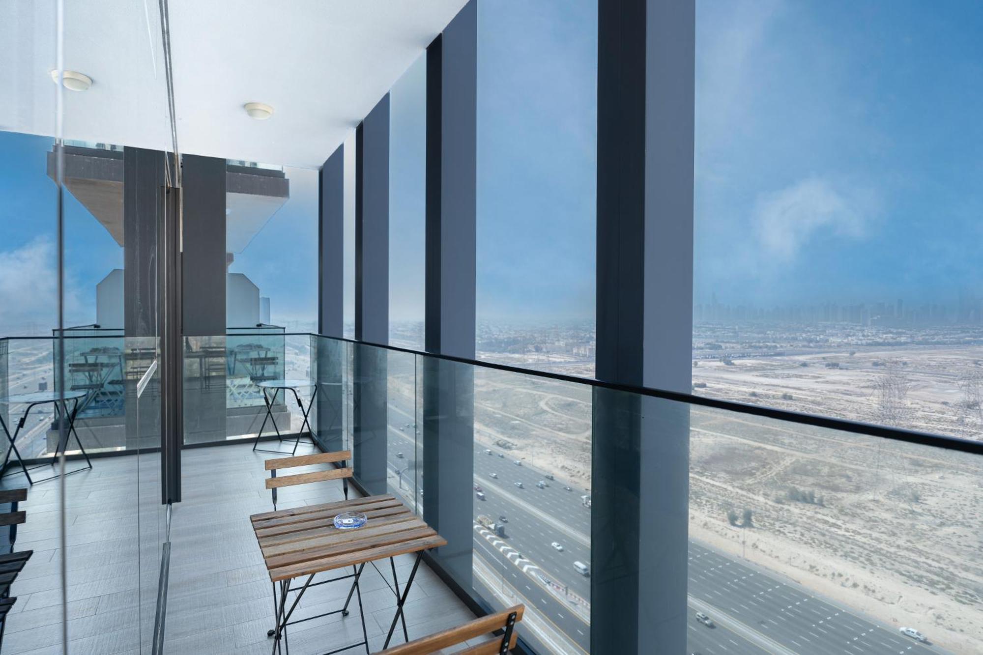 Apartamento Escape24 Modern Bloom Tower Jumeirah Village Circle Jvc Dubái