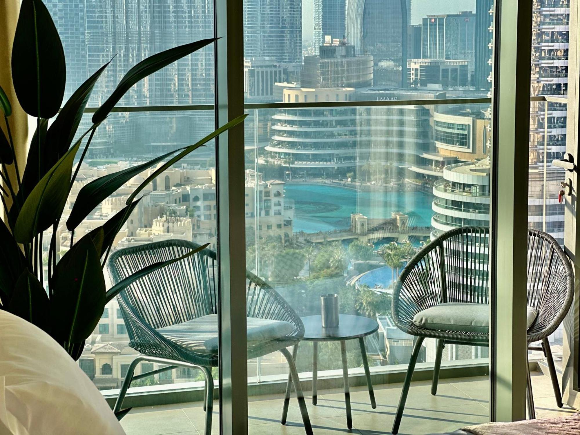 Burj Khalifa View Luxe 2br, 5 Mins Walk To Mall * Dubaï