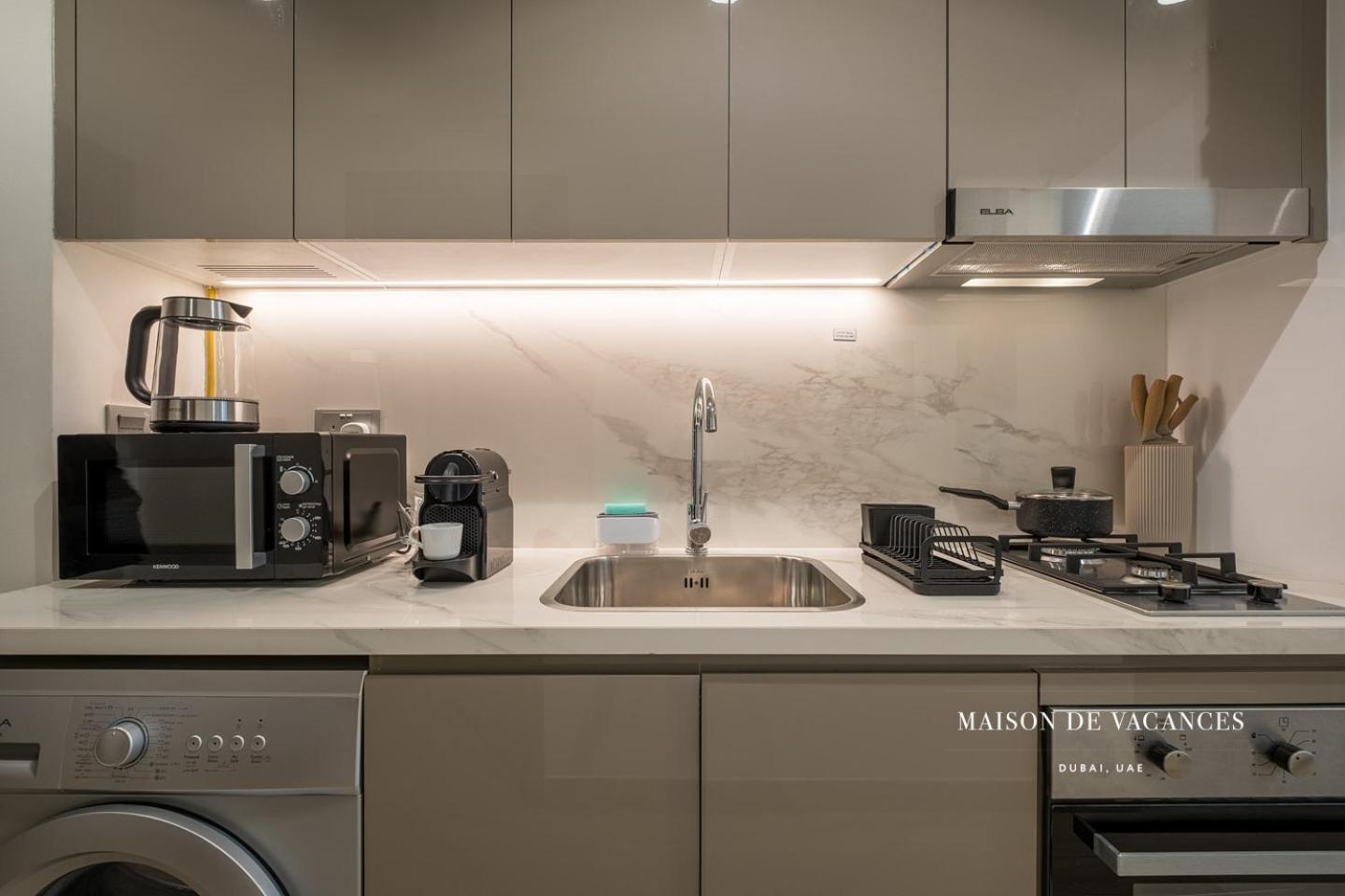 Spacious Boho Pool View Apartment Dubai