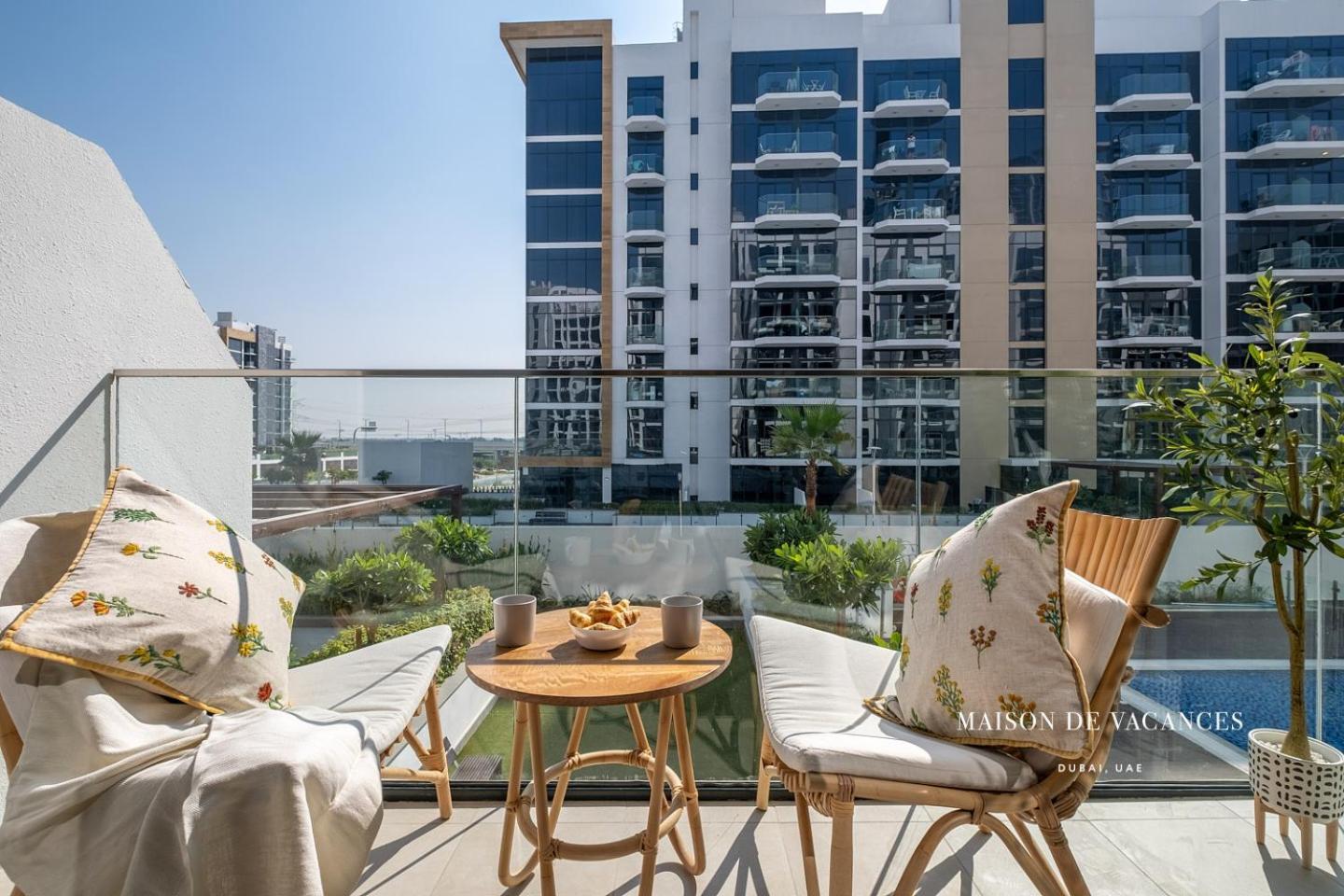 Spacious Boho Pool View Apartment Dubai