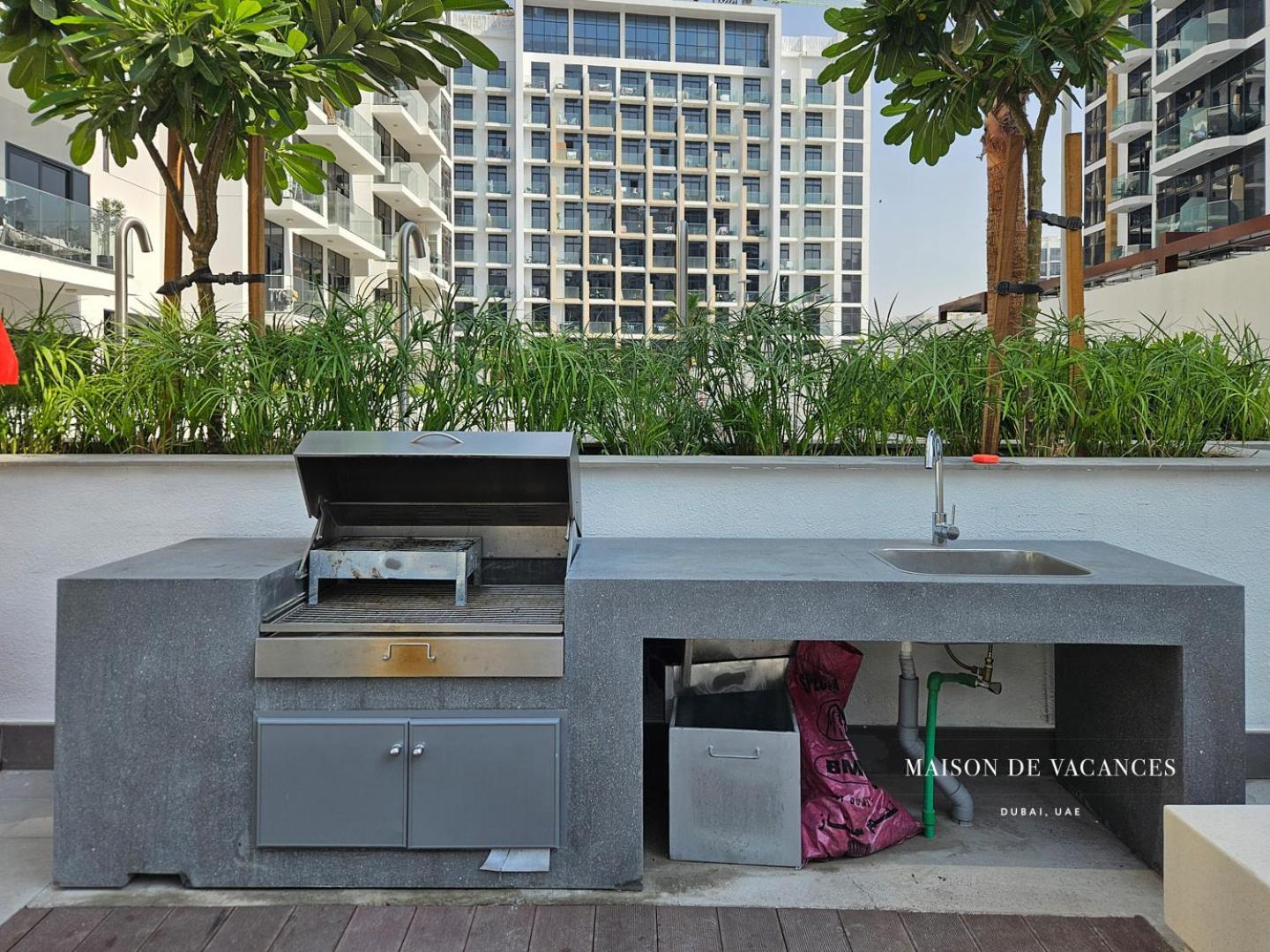 Apartment Spacious Boho Pool View Dubai