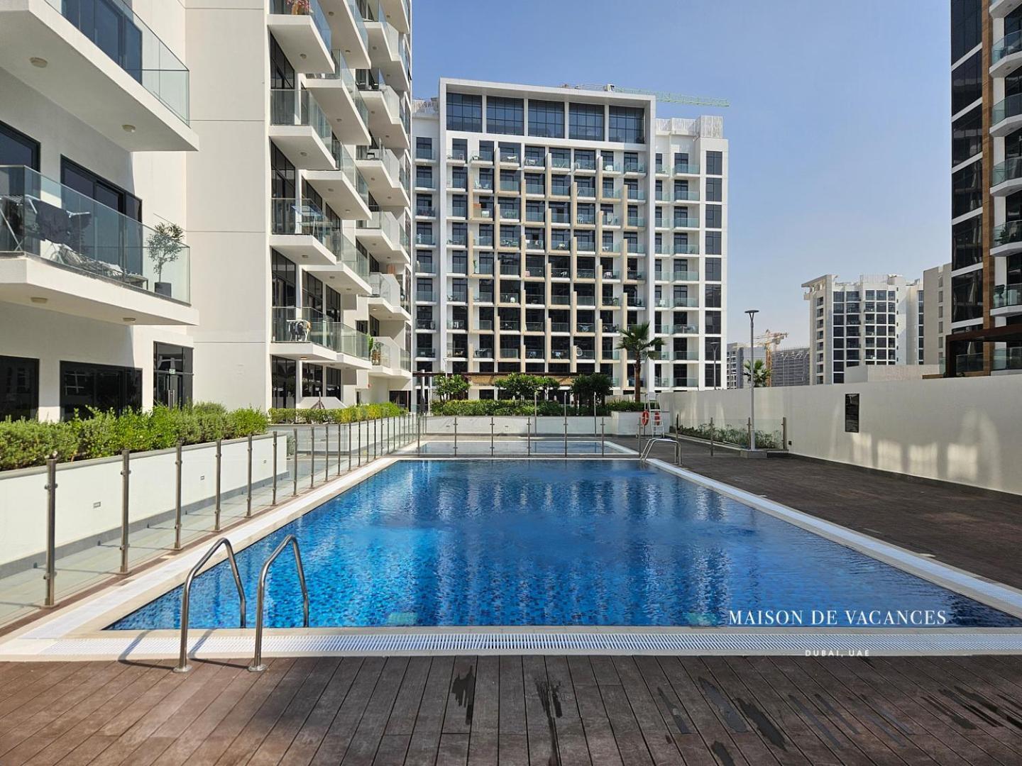 Apartment Spacious Boho Pool View *