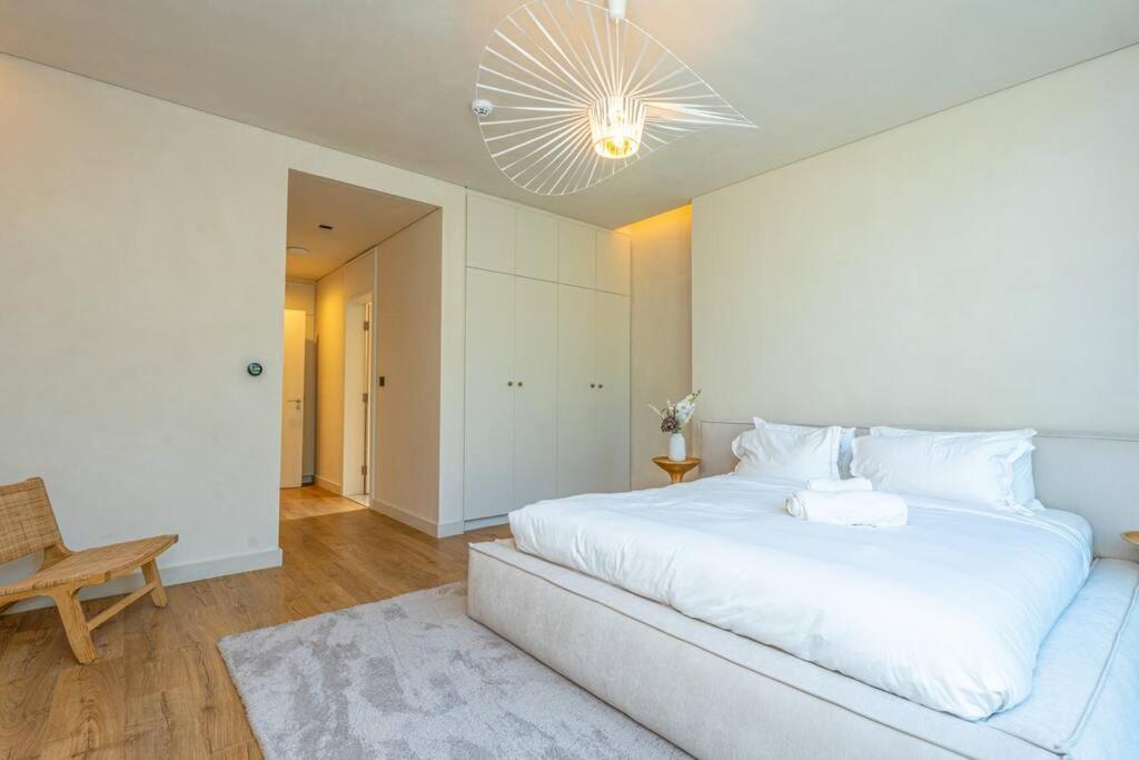 Appartement Hills - Modern 5 Bedroom Expansive By Tlre Homes