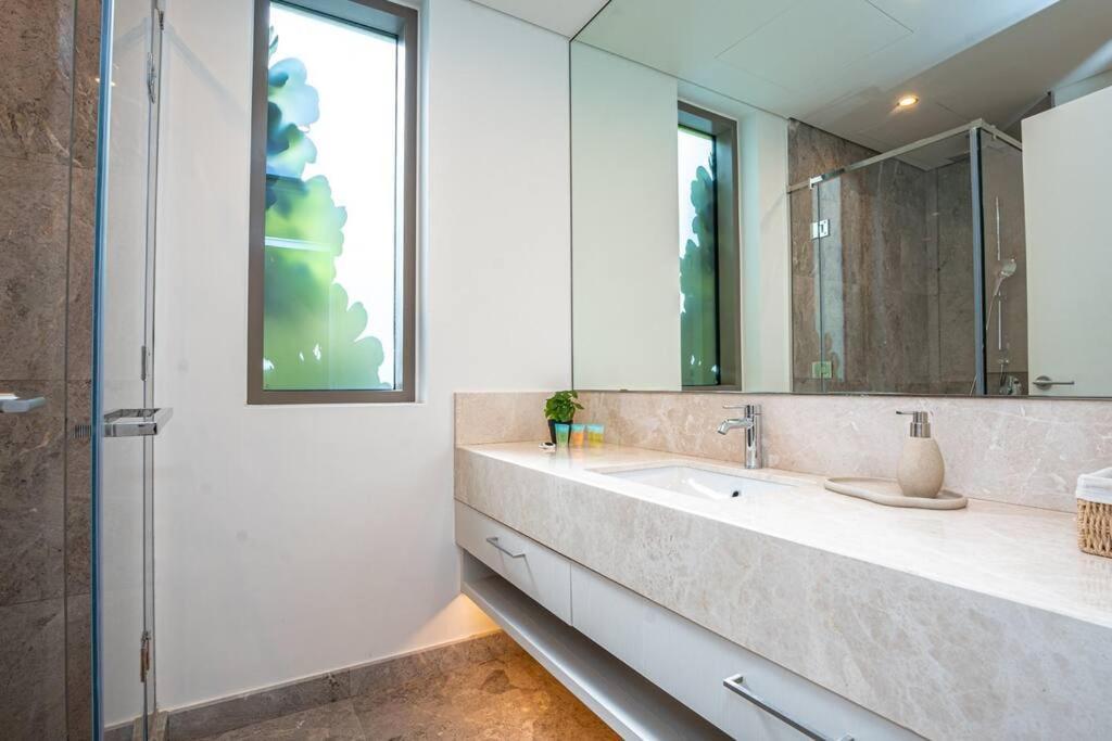 Hills - Modern 5 Bedroom Expansive By Tlre Homes Appartement