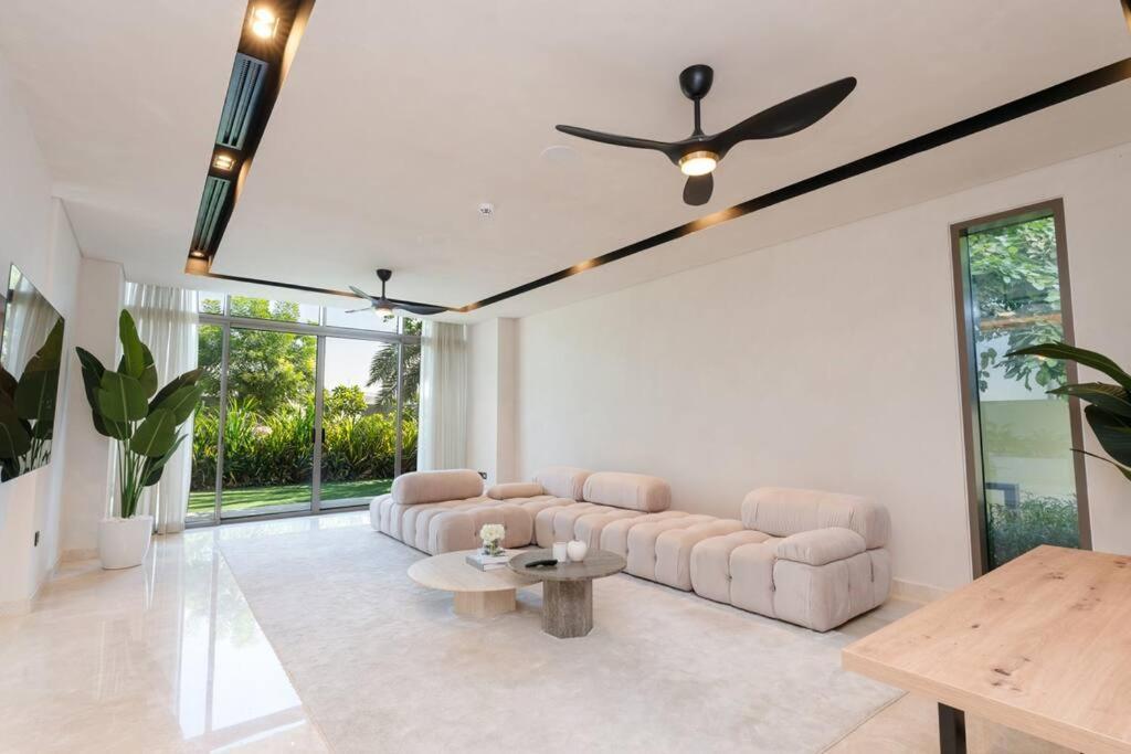 Hills - Modern 5 Bedroom Expansive By Tlre Homes Appartement