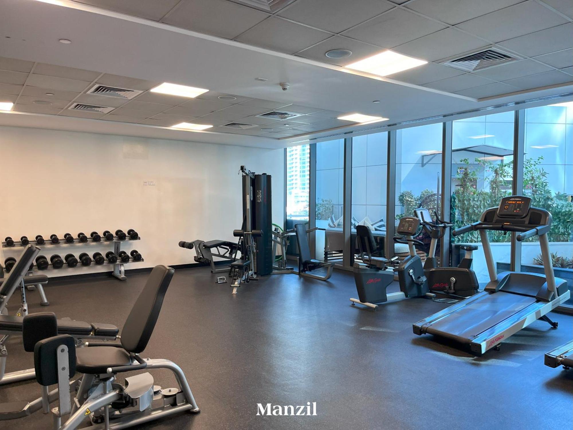 Stylish Marina Front 2br Apartment, Near Attractions *