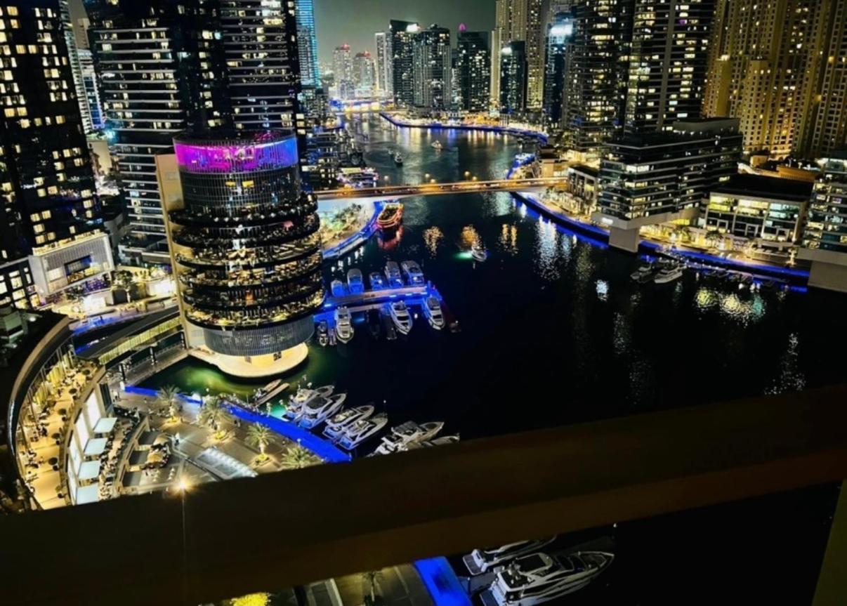 Address Marina Mall - Full Marina Views, Balcony, Kitchen & Parking *