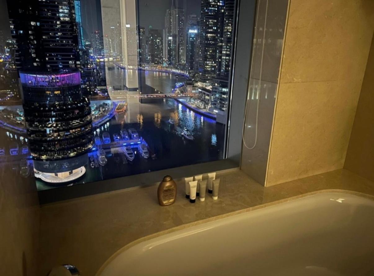 Address Marina Mall - Full Marina Views, Balcony, Kitchen & Parking Apartamento Dubái