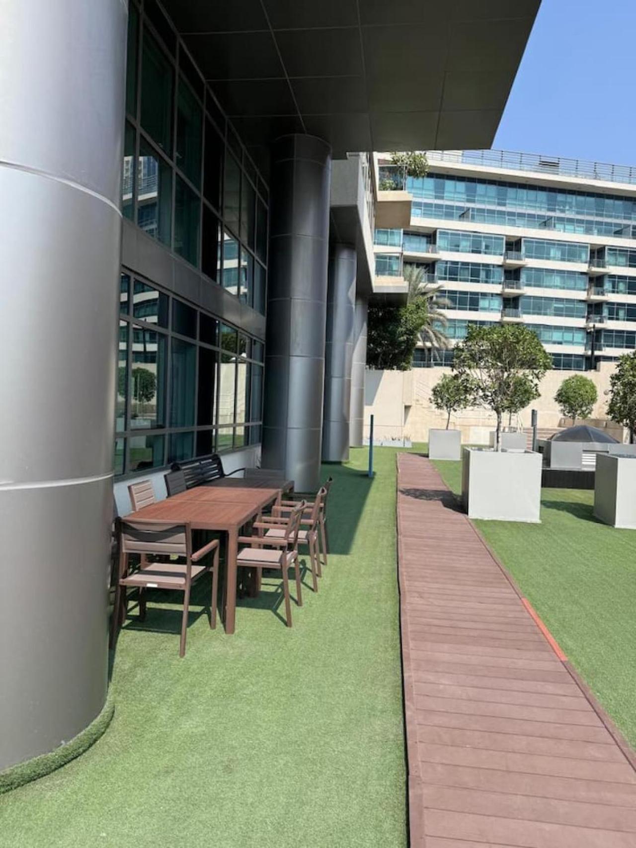 Marina Quays West - Modern One Bedroom In Marina Dubái