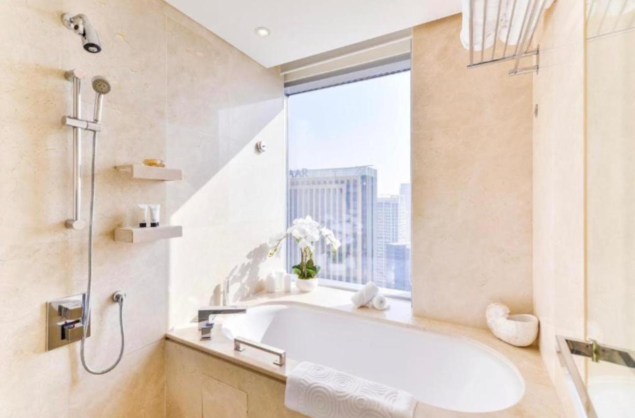 Address Marina Mall - Full Marina Views, Balcony, Kitchen & Parking * Dubái