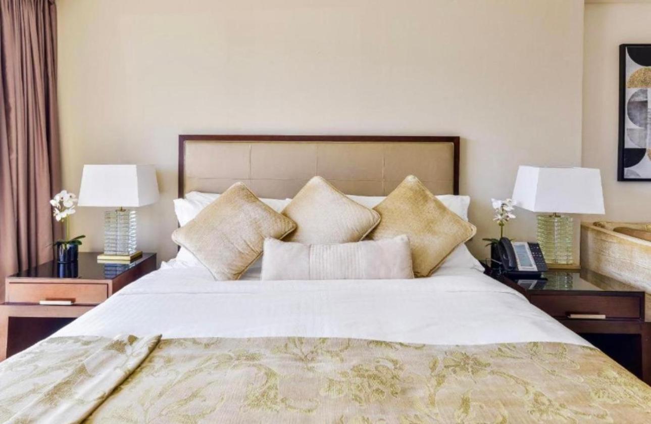 Address Marina Mall - Full Marina Views, Balcony, Kitchen & Parking * Dubái