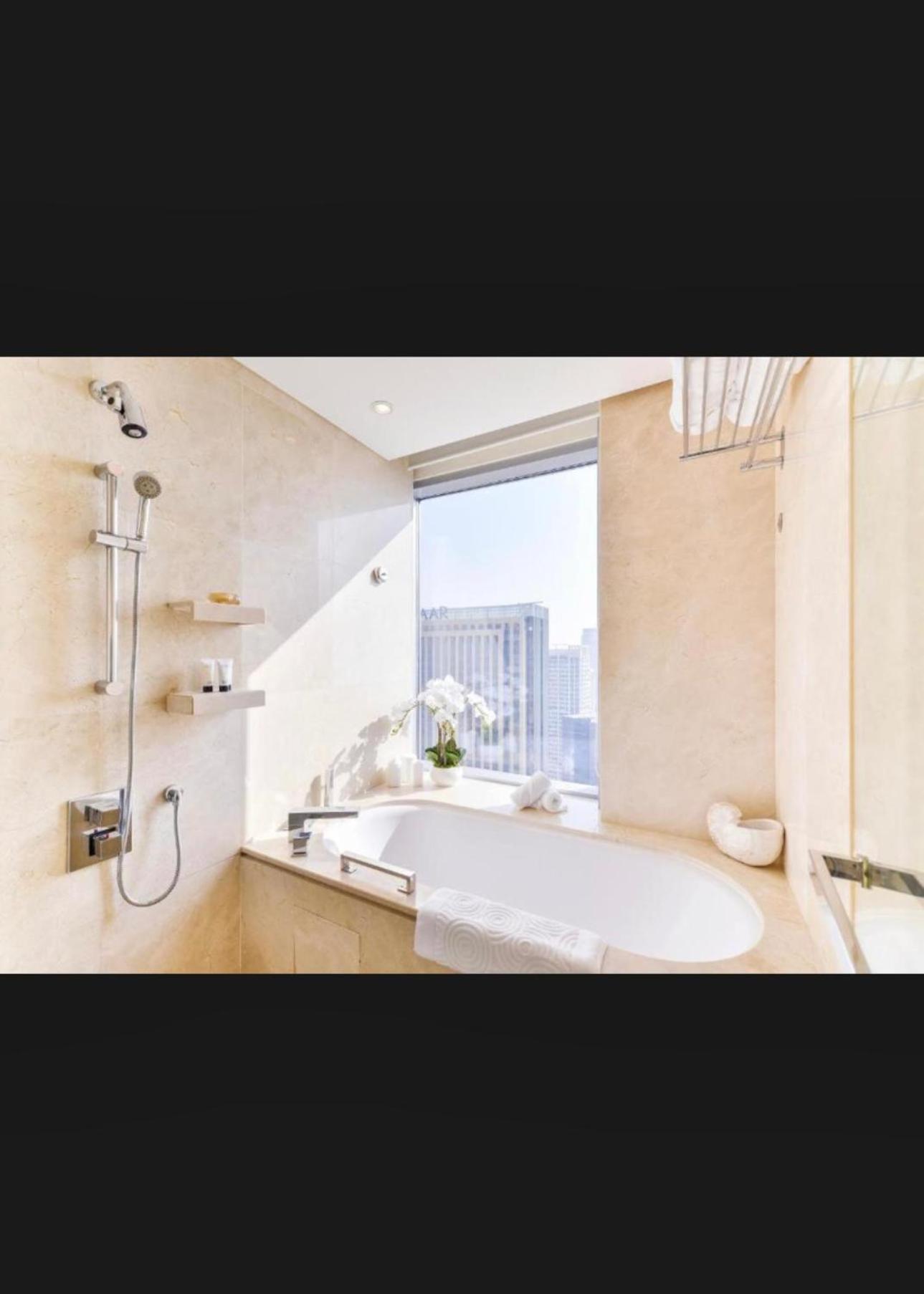 Address Marina Mall - Full Marina Views, Balcony, Kitchen & Parking Apartamento *