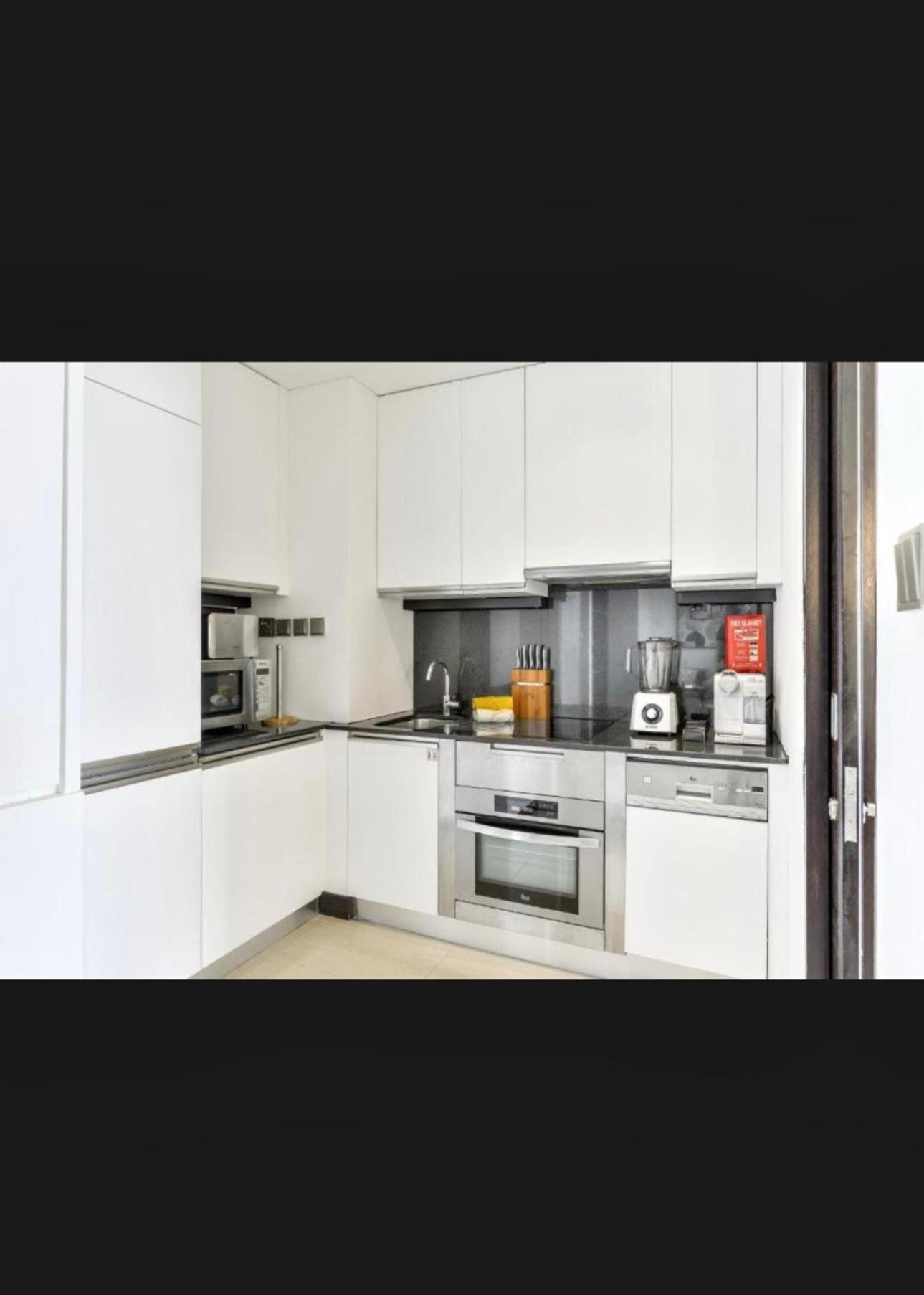 Address Marina Mall - Full Marina Views, Balcony, Kitchen & Parking * Dubái