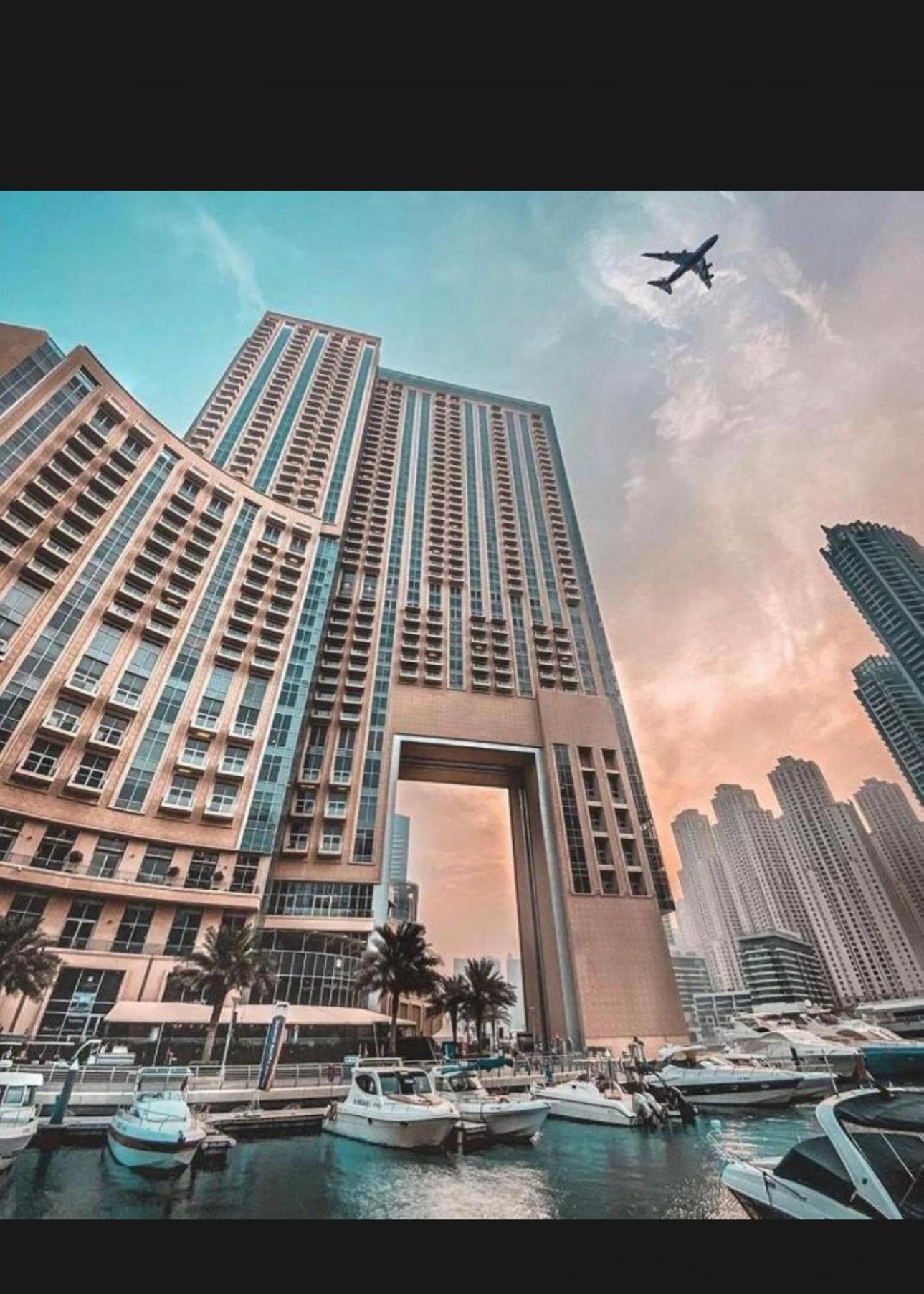 Address Marina Mall - Full Marina Views, Balcony, Kitchen & Parking Dubái
