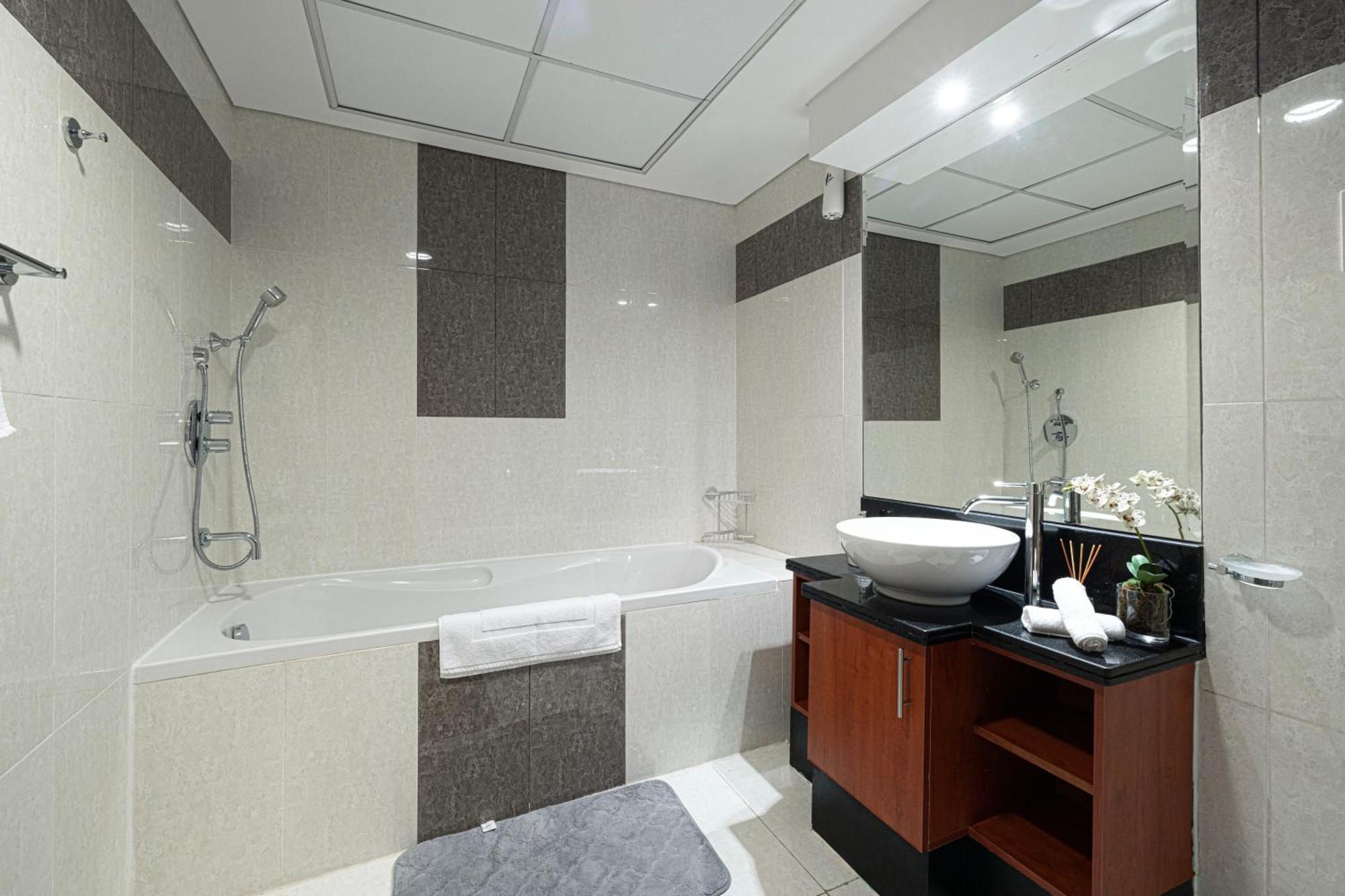 Difc Luxurious Spacious 1-bed In A Prime Location Apartamento *