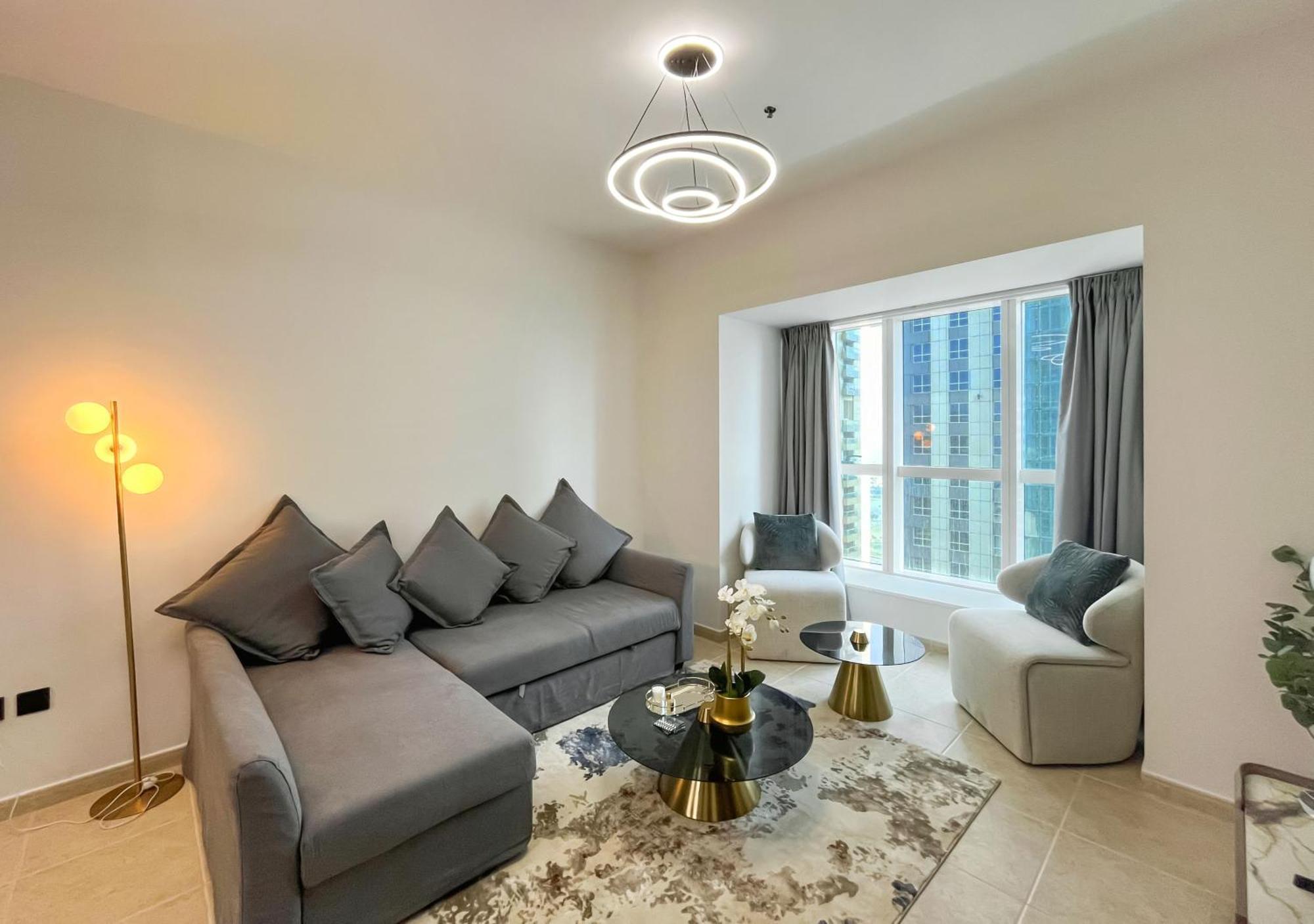 Livbnb-high Rise 1br With Balcony Near Barasti * Dubaï