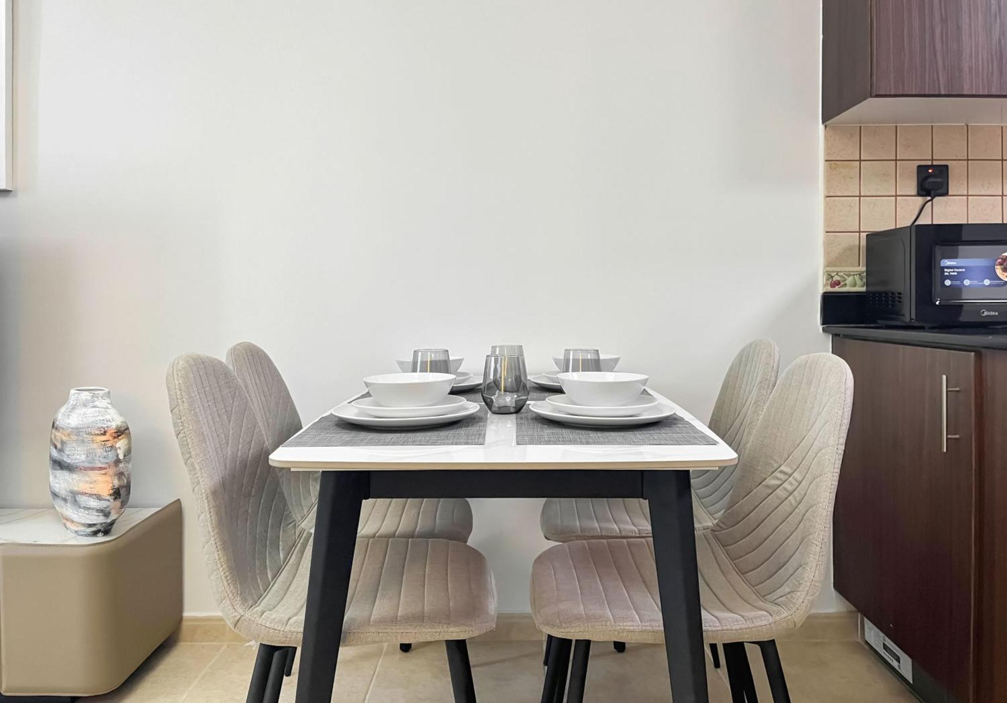 Appartement Livbnb-high Rise 1br With Balcony Near Barasti Dubaï