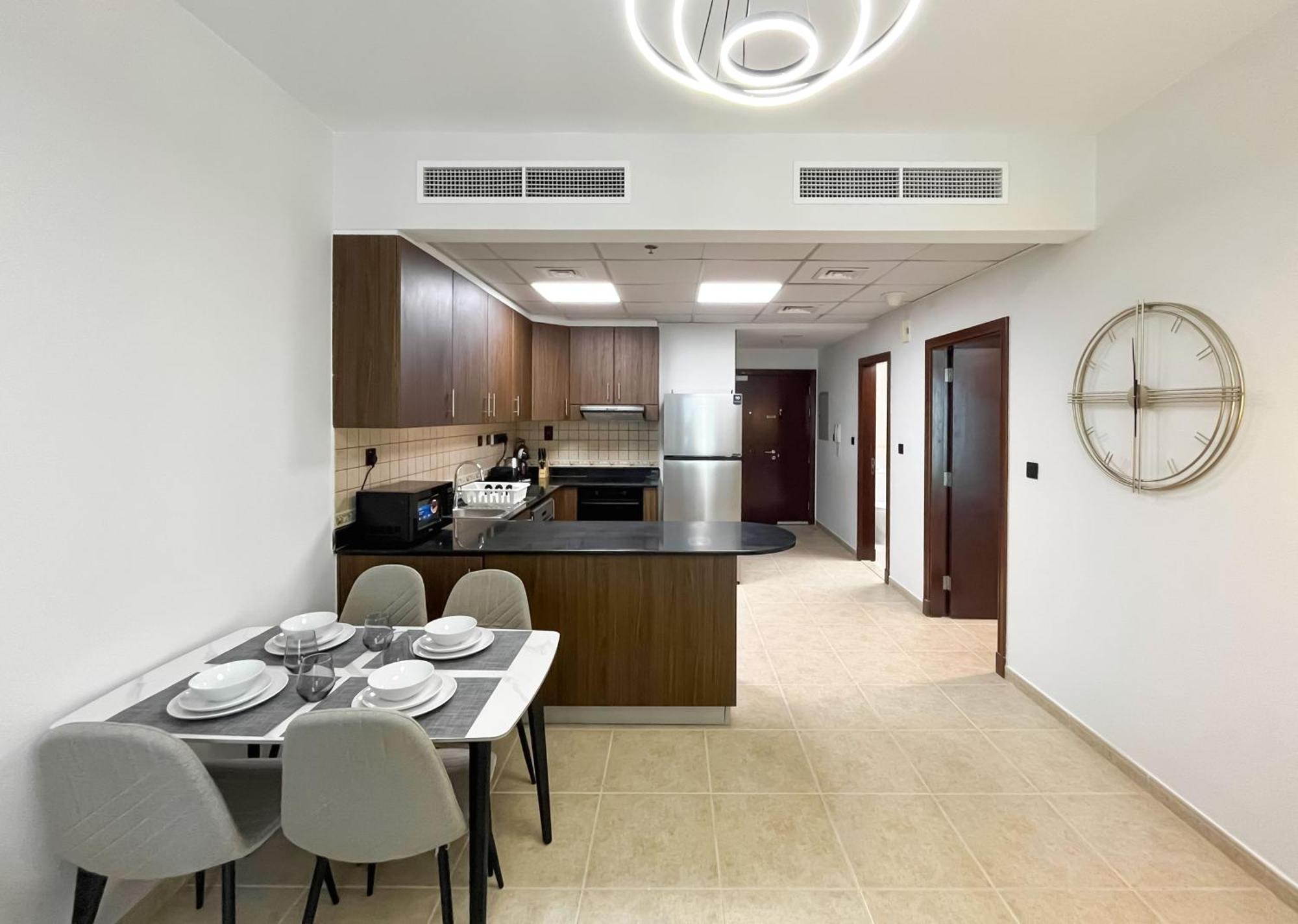 Livbnb-high Rise 1br With Balcony Near Barasti * Dubaï