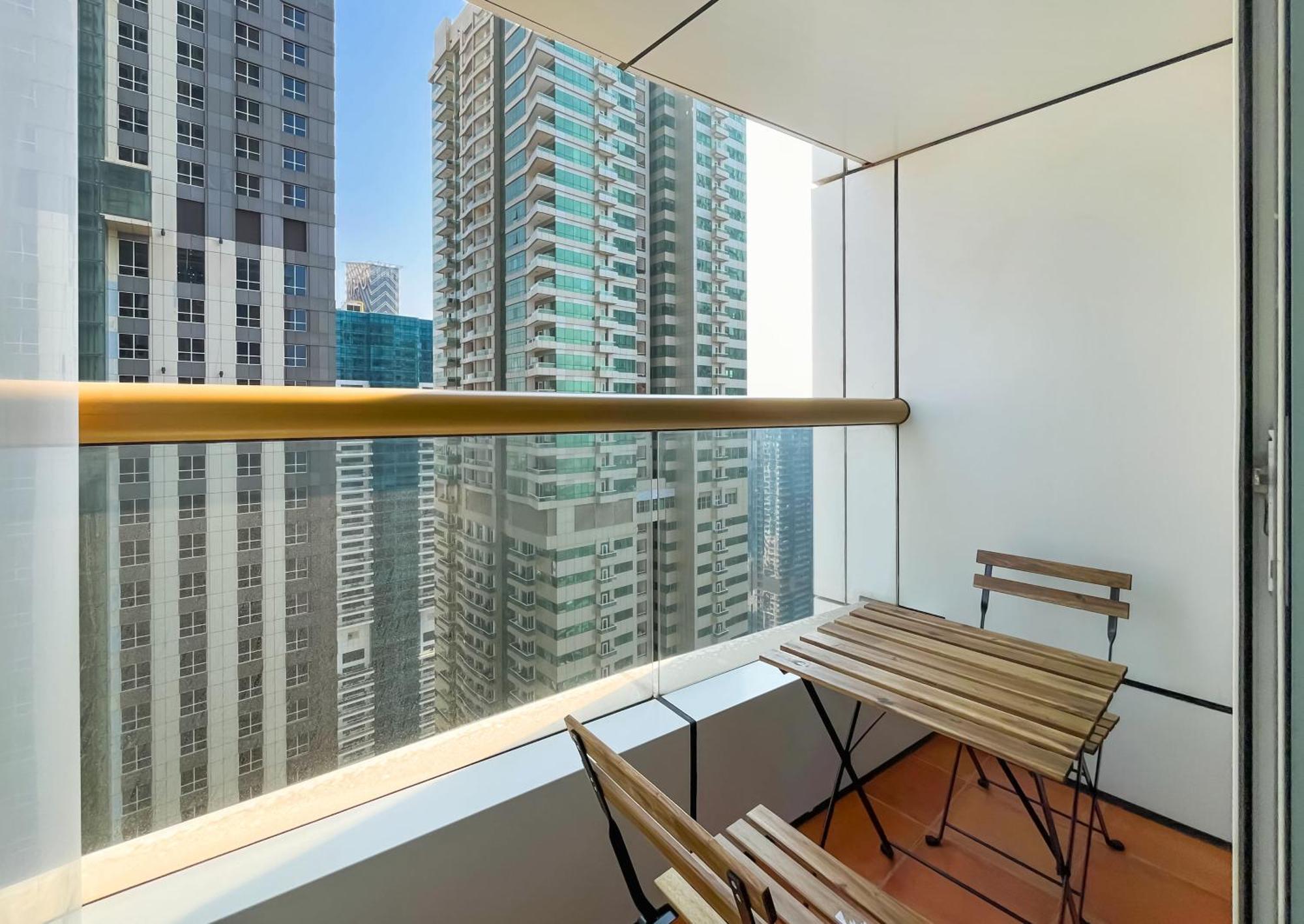 Livbnb-high Rise 1br With Balcony Near Barasti Dubaï