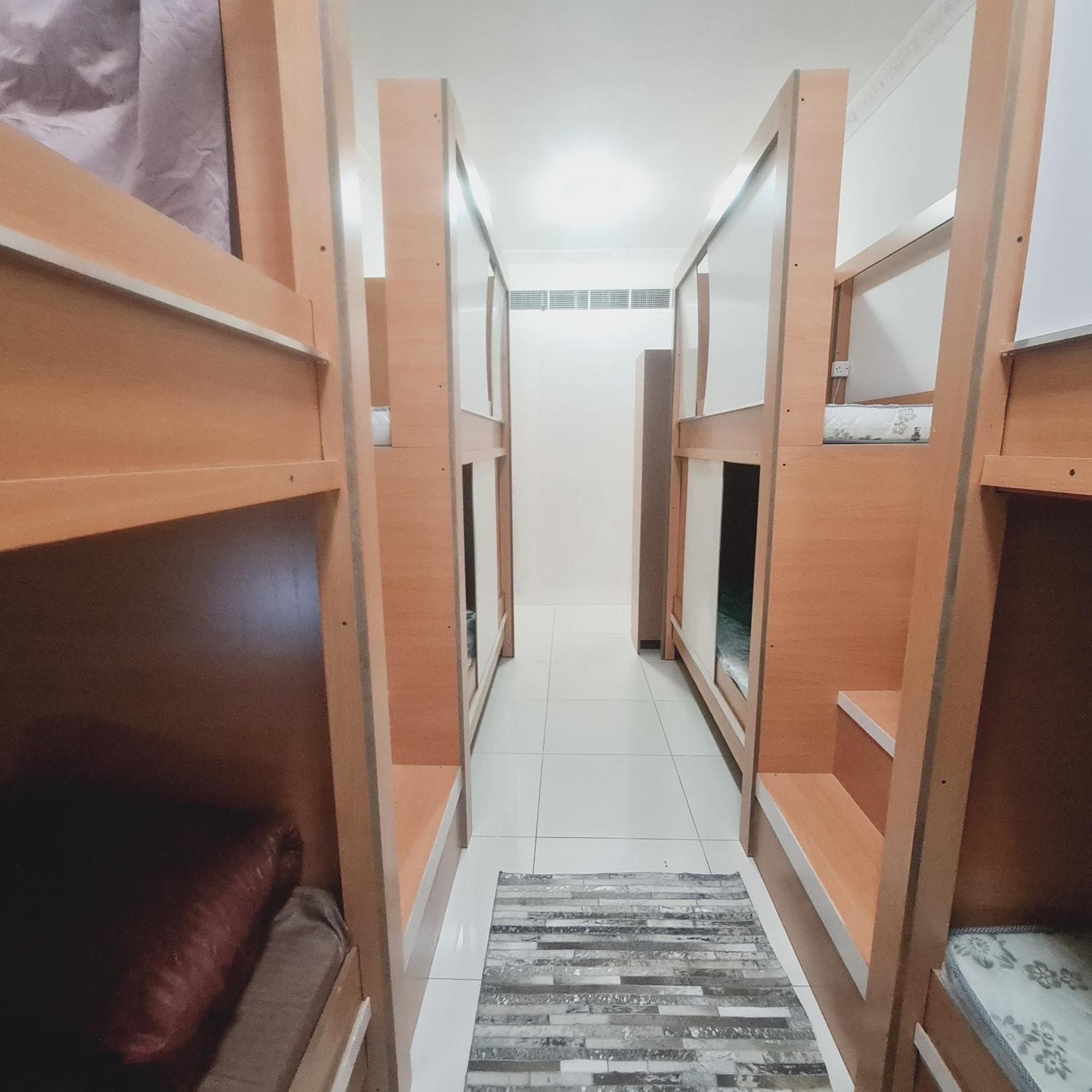 Hostal La Gold Capsule Men's *