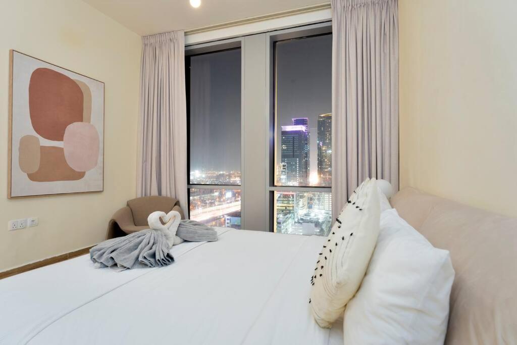 Apartment First Class 1br Captivating Views