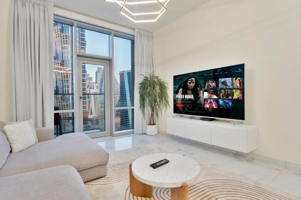 First Class 1br Captivating Views Apartment