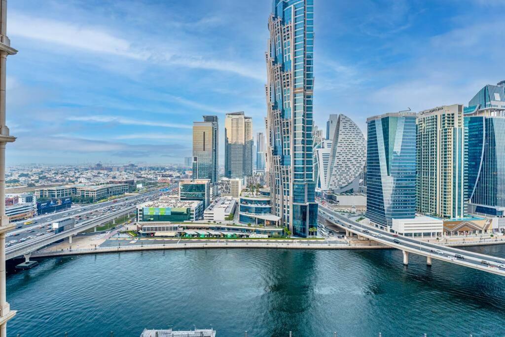 First Class 1br Captivating Views * Dubai