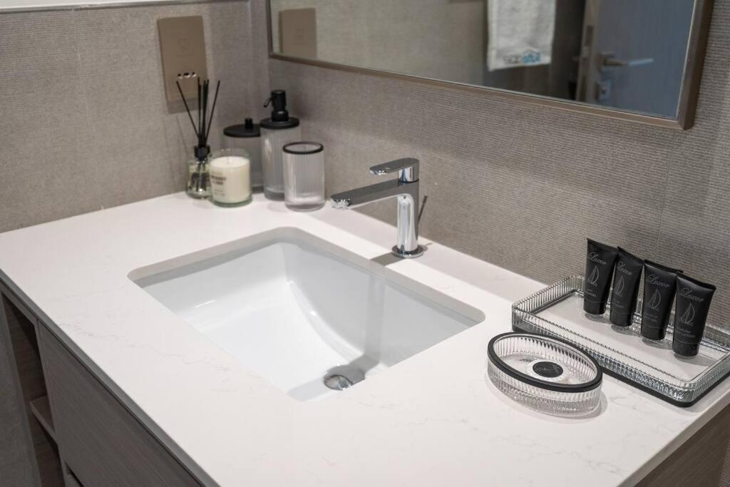 Stunning With Top-tier Amenities Near Burj Khalifa *