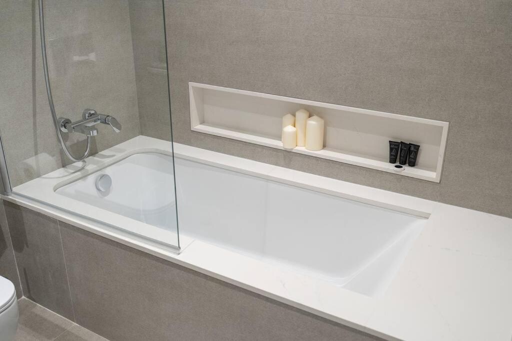 Appartement Stunning With Top-tier Amenities Near Burj Khalifa Dubaï