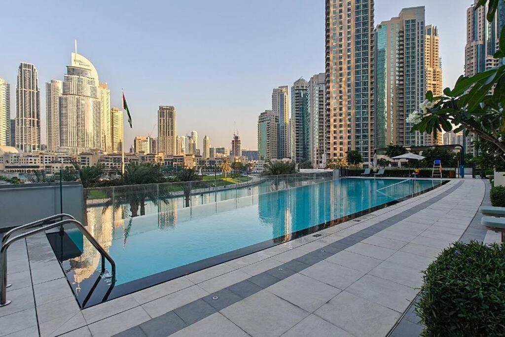 Stunning With Top-tier Amenities Near Burj Khalifa *