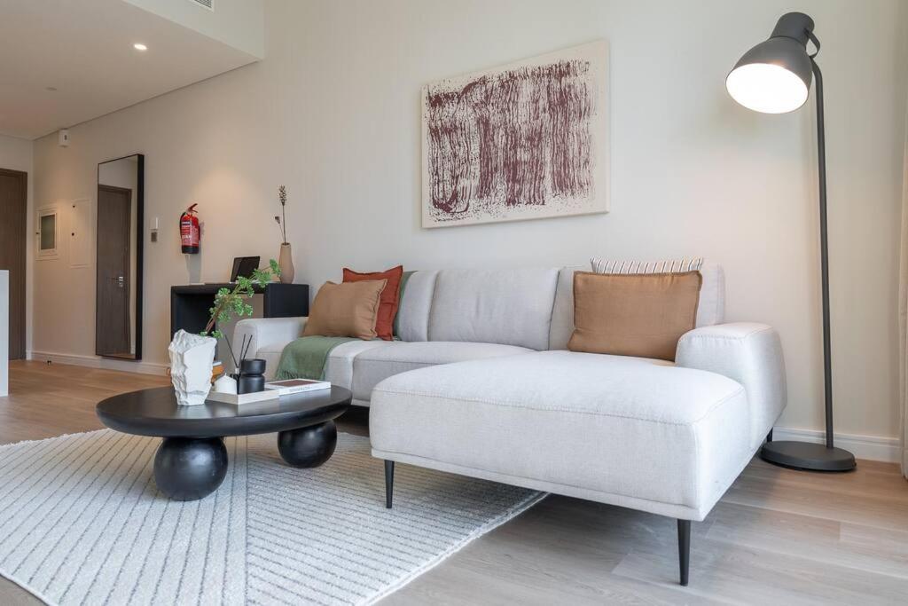 Appartement Stunning With Top-tier Amenities Near Burj Khalifa Dubaï