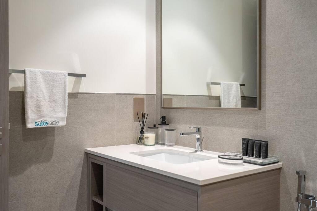 Stunning With Top-tier Amenities Near Burj Khalifa * Dubaï